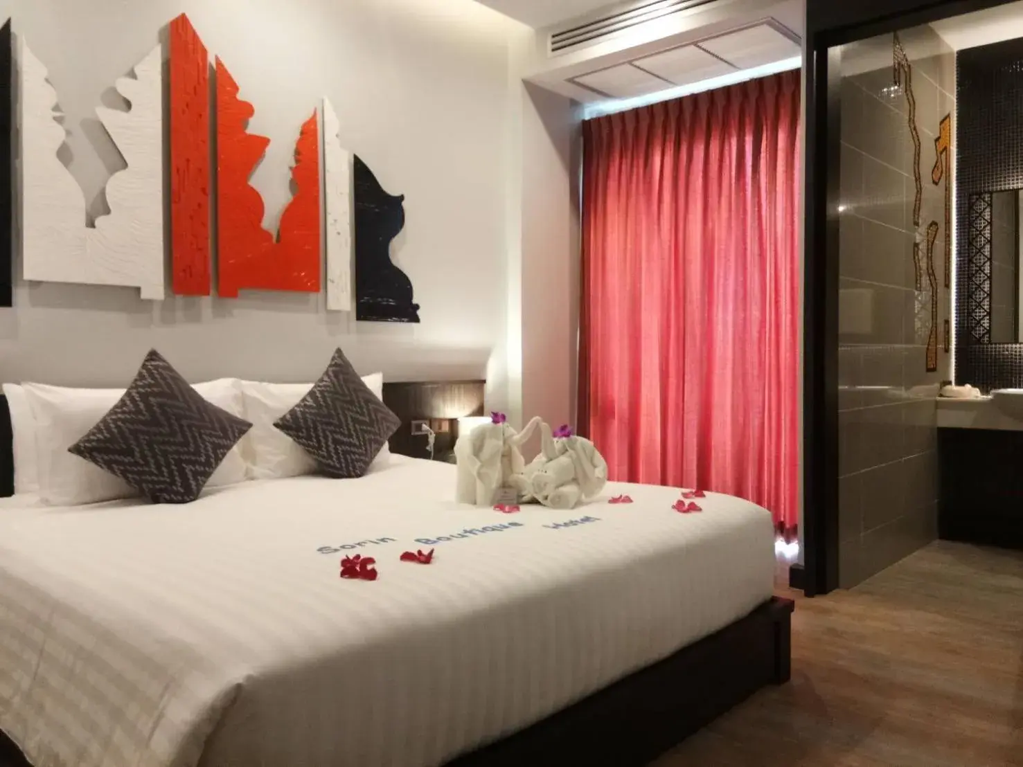 Bedroom, Bed in Sorin hotel Bedroom, Bed in Sorin hotel