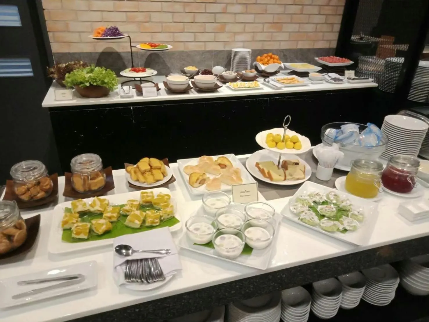 Buffet breakfast in Sorin hotel