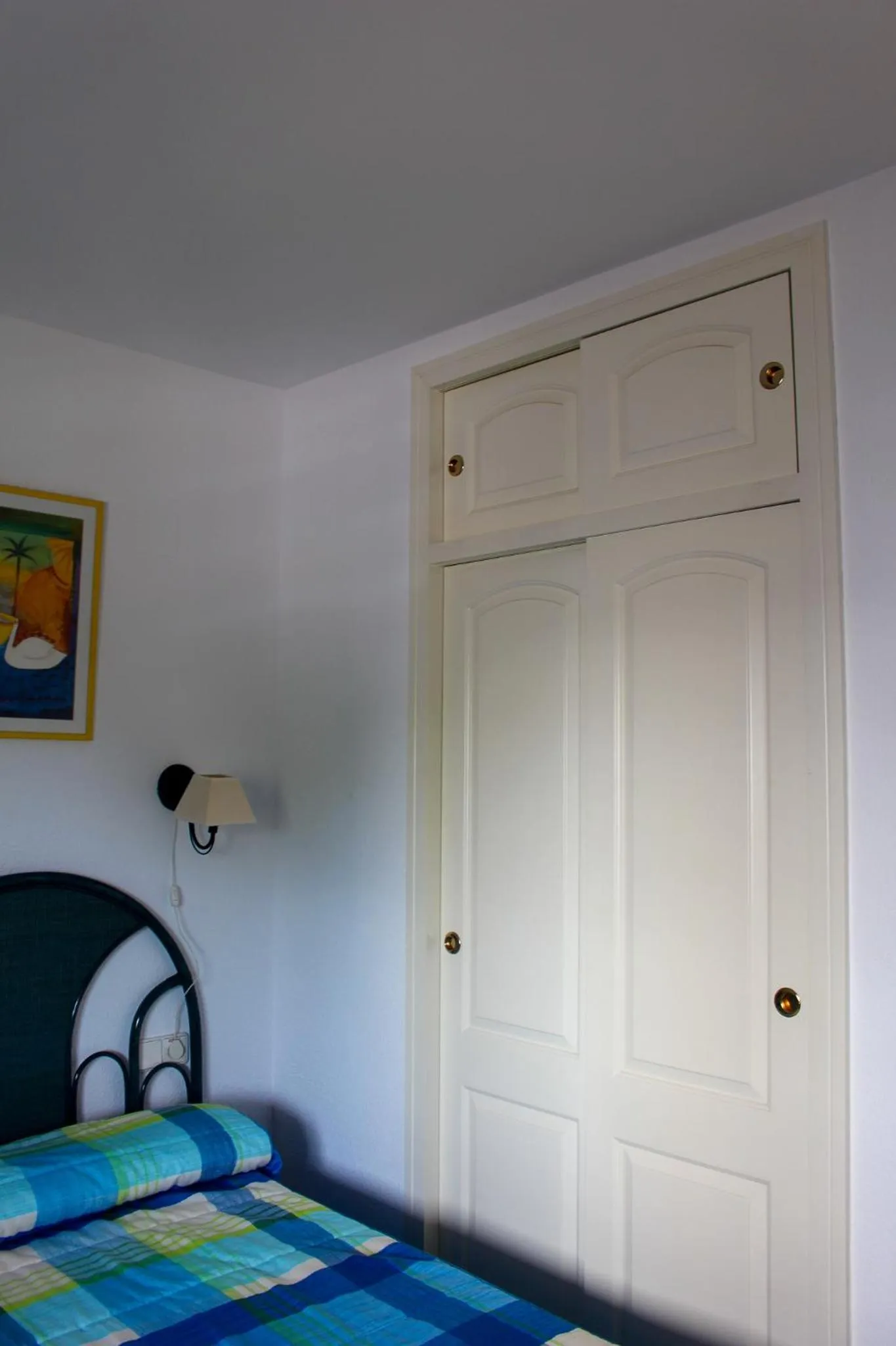 wardrobe, Bed in Turquesa Beach Unitursa