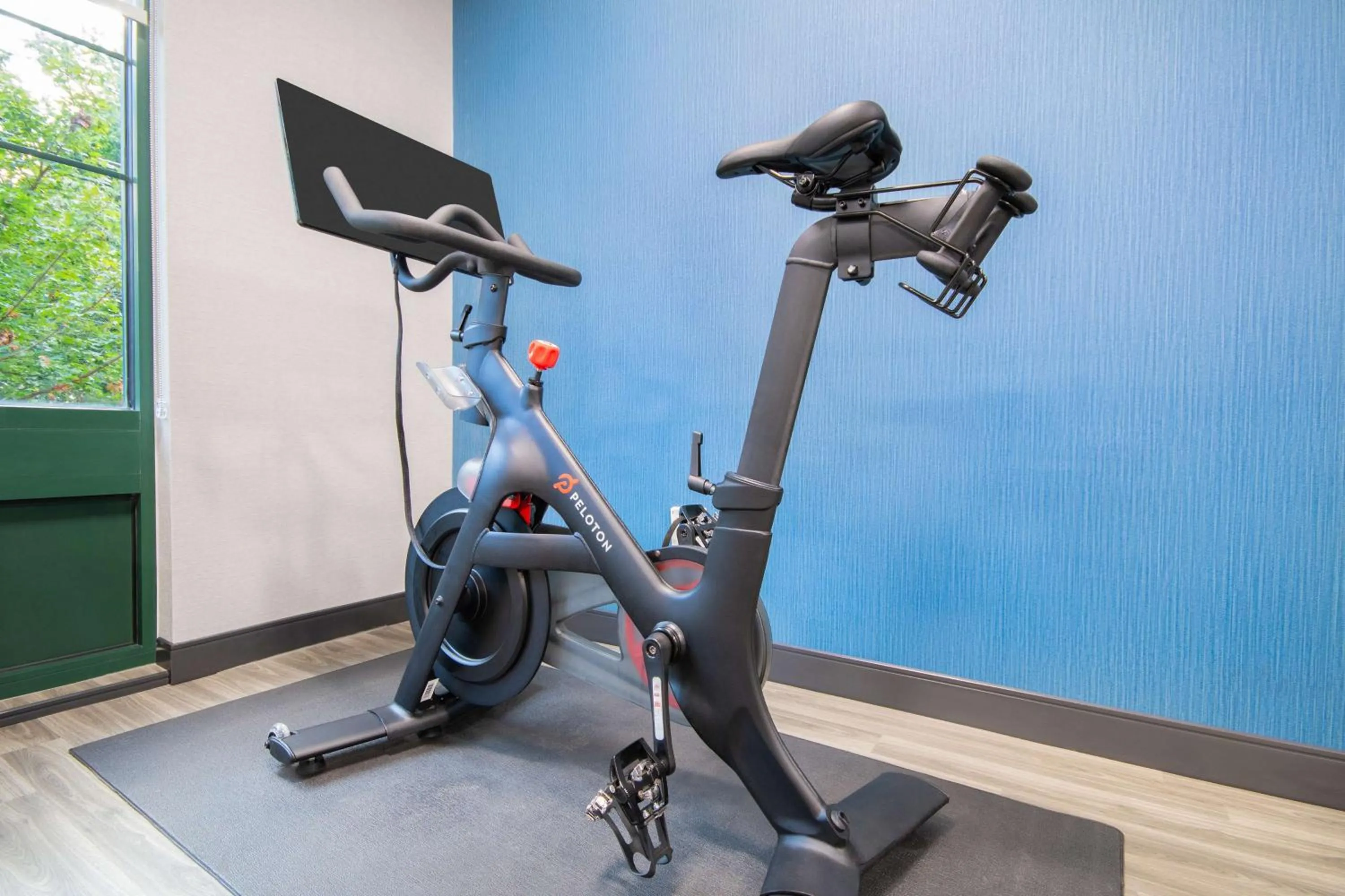 Fitness centre/facilities in Hampton Inn East Aurora