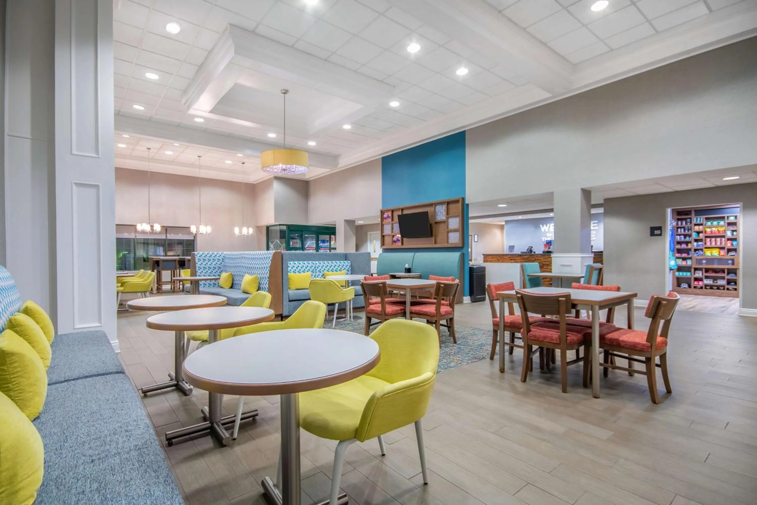 Breakfast in Hampton Inn East Aurora