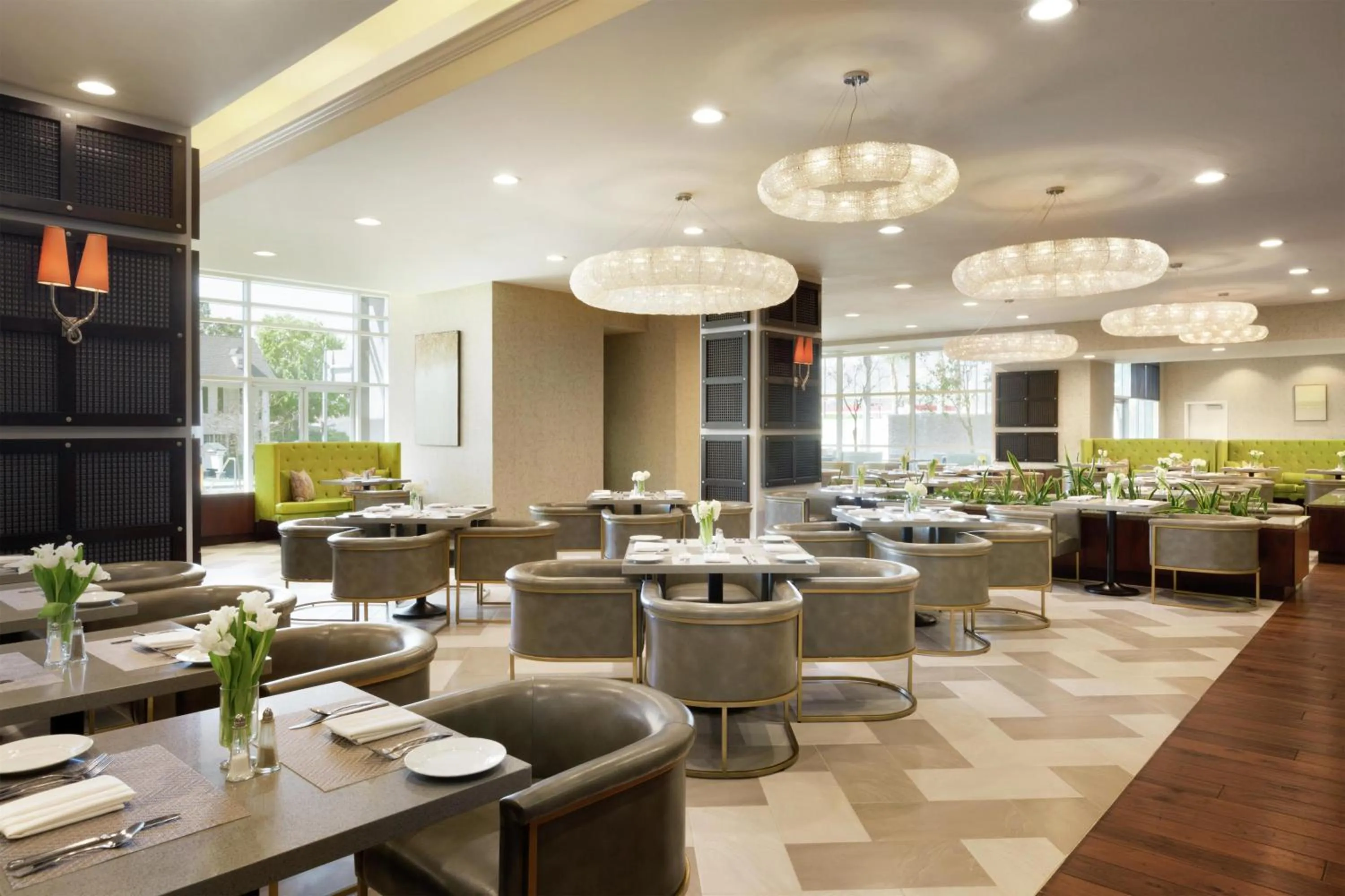 Restaurant/places to eat in Embassy Suites Los Angeles Glendale