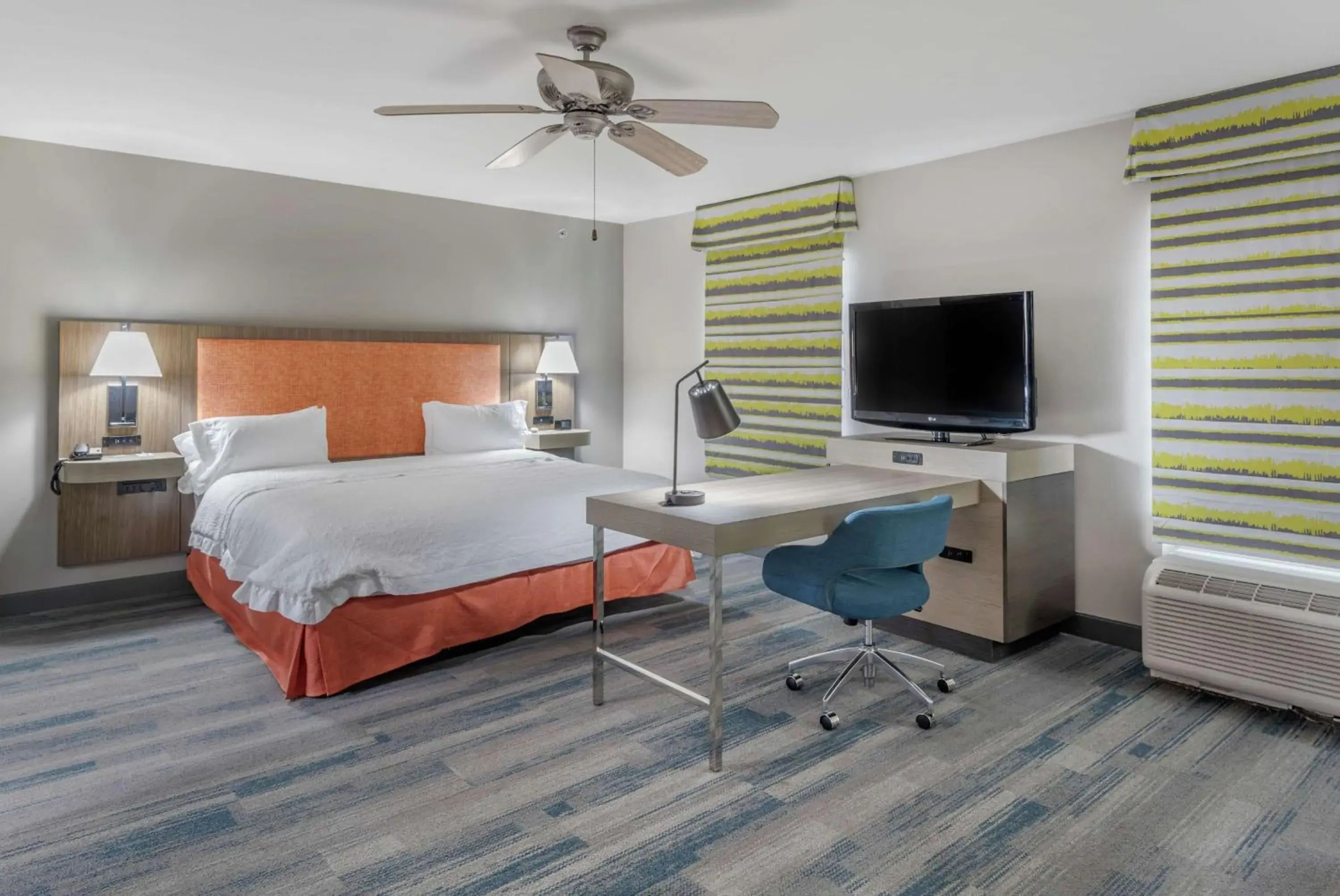 Bedroom, Bed in Hampton Inn Brownwood Bedroom, Bed in Hampton Inn Brownwood