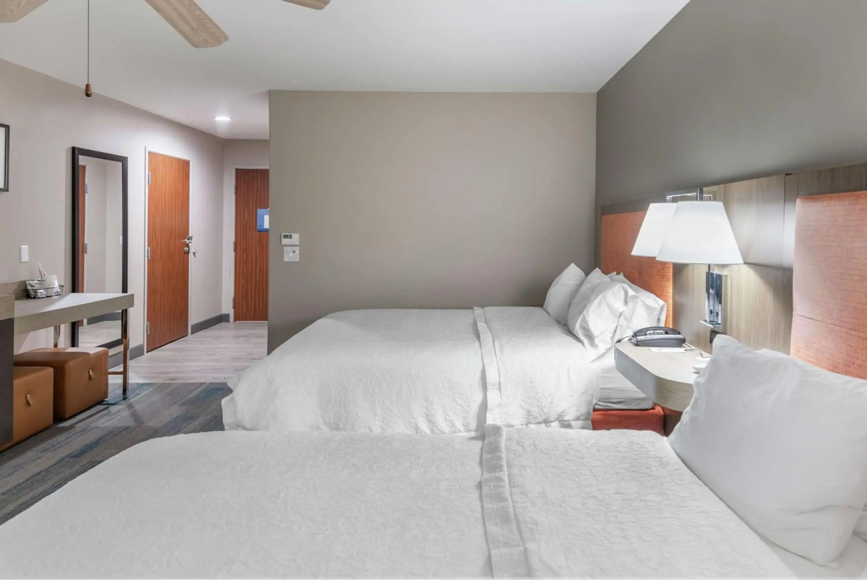 Photo of the whole room, Bed in Hampton Inn Brownwood Photo of the whole room, Bed in Hampton Inn Brownwood