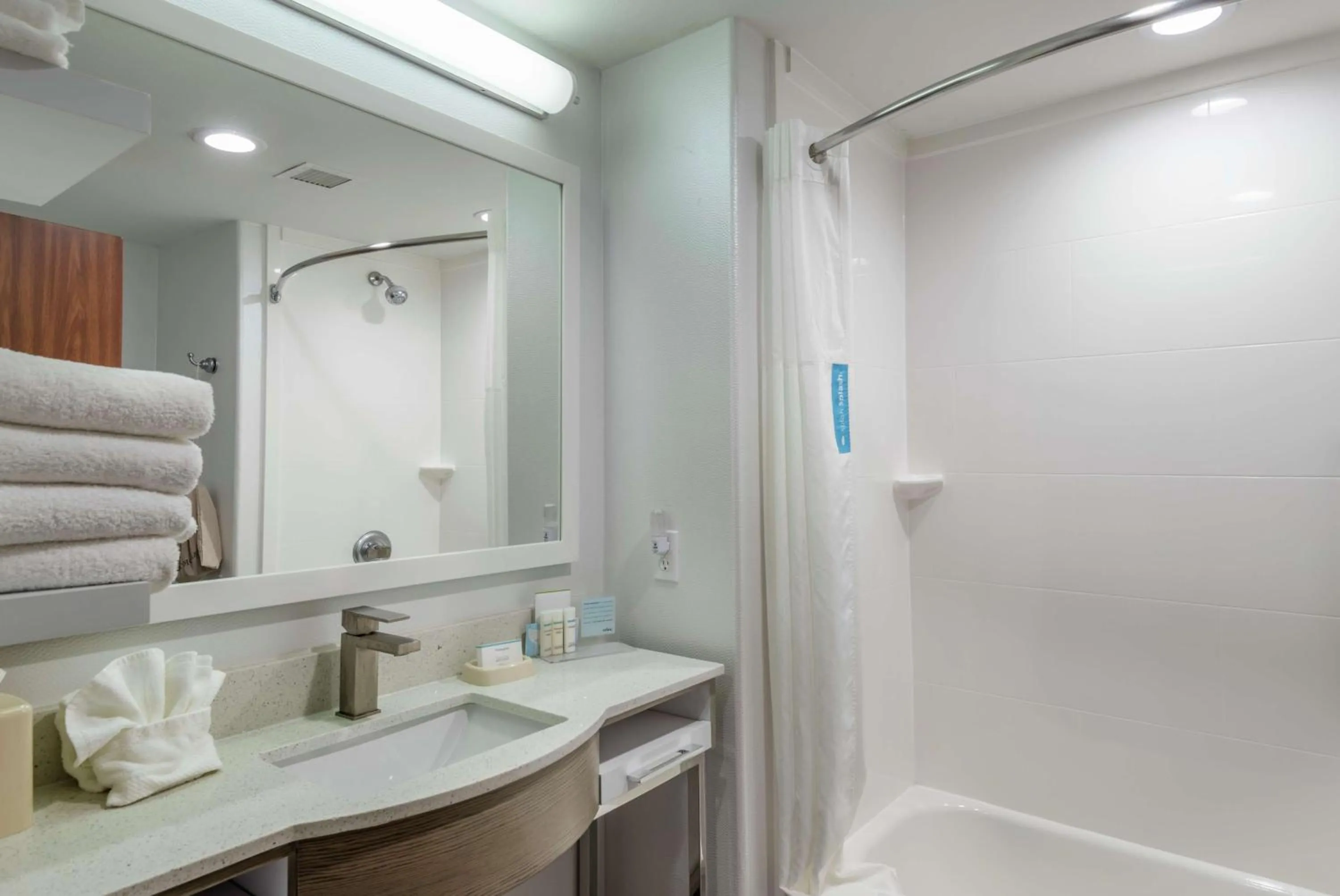 Bathroom in Hampton Inn Brownwood