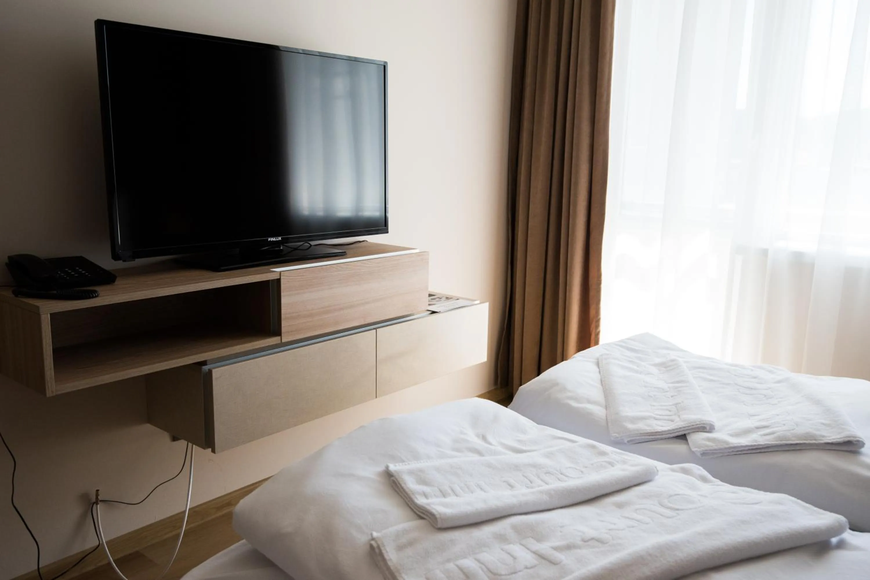 TV and multimedia, Bed in Court Inn