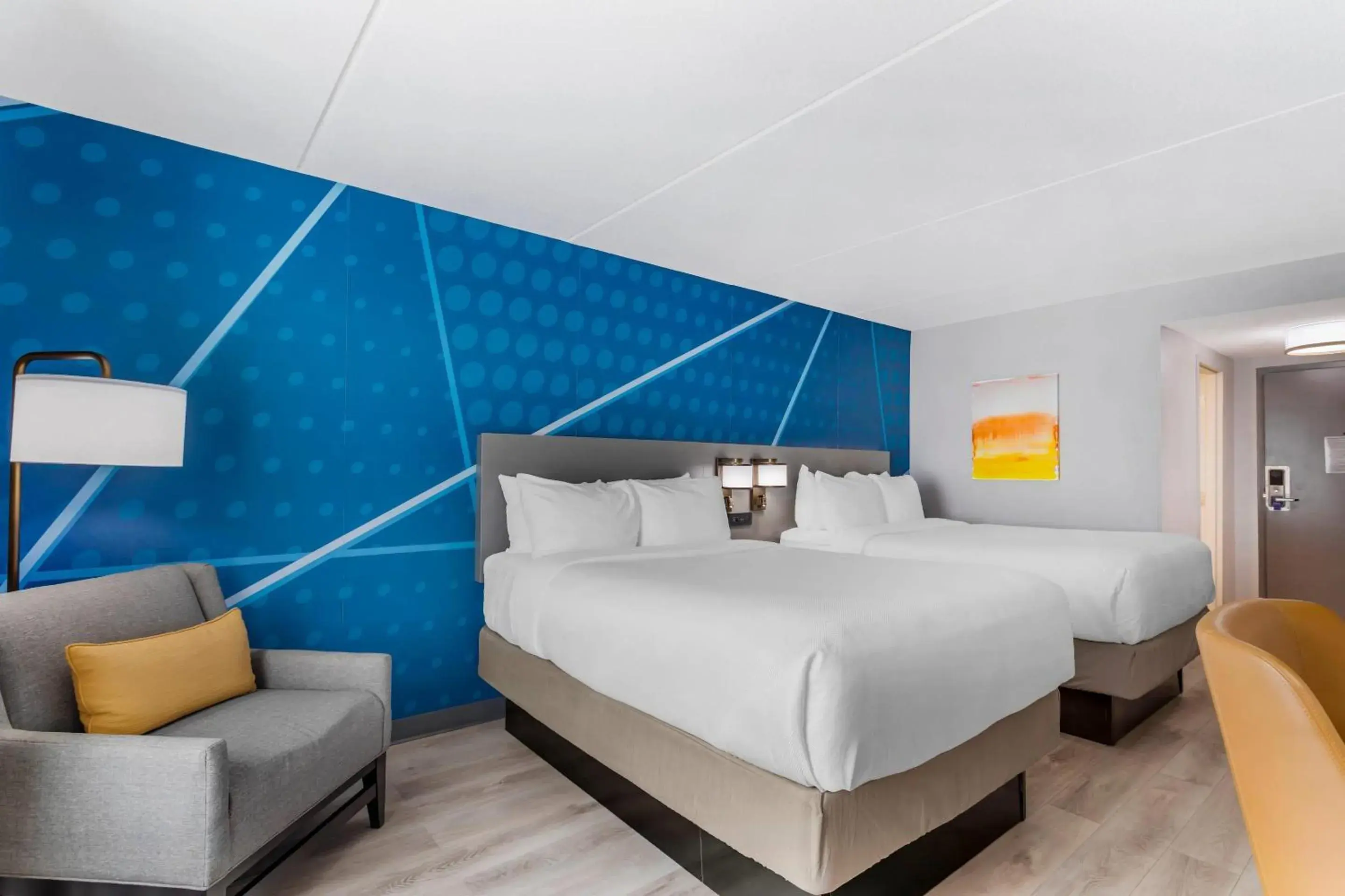 Bedroom, Bed in Comfort Inn Oak Ridge - Knoxville Bedroom, Bed in Comfort Inn Oak Ridge - Knoxville