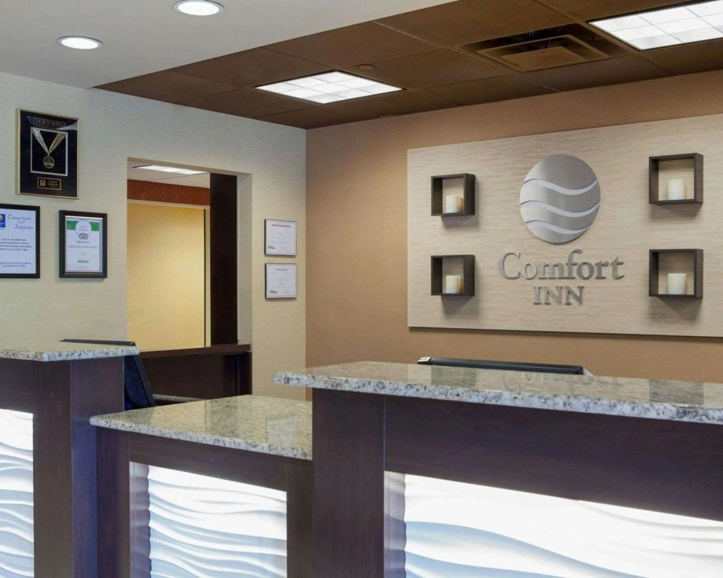 Lobby or reception in Comfort Inn Oak Ridge - Knoxville Lobby or reception in Comfort Inn Oak Ridge - Knoxville