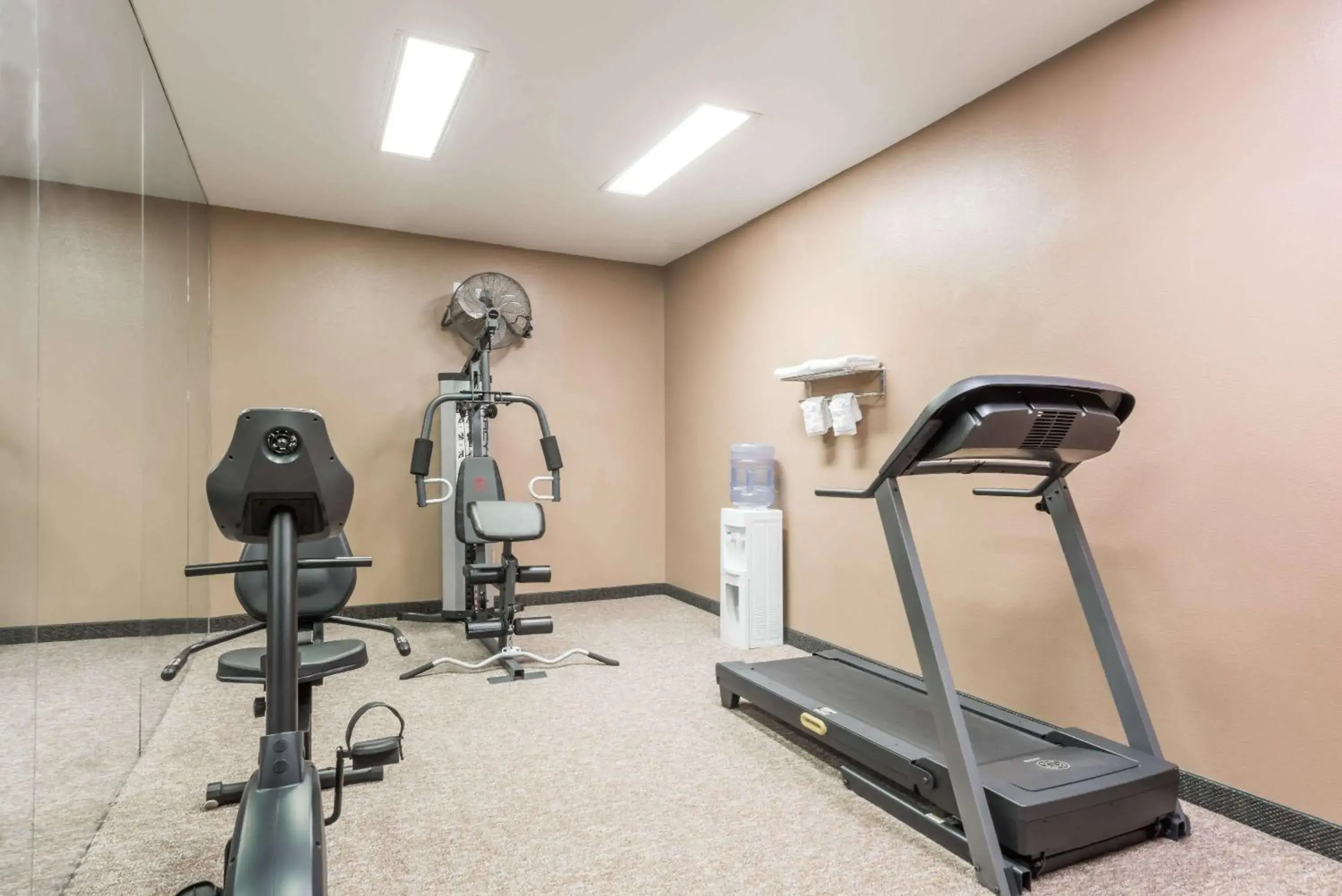 Fitness centre/facilities in Super 8 by Wyndham Weslaco Fitness centre/facilities in Super 8 by Wyndham Weslaco