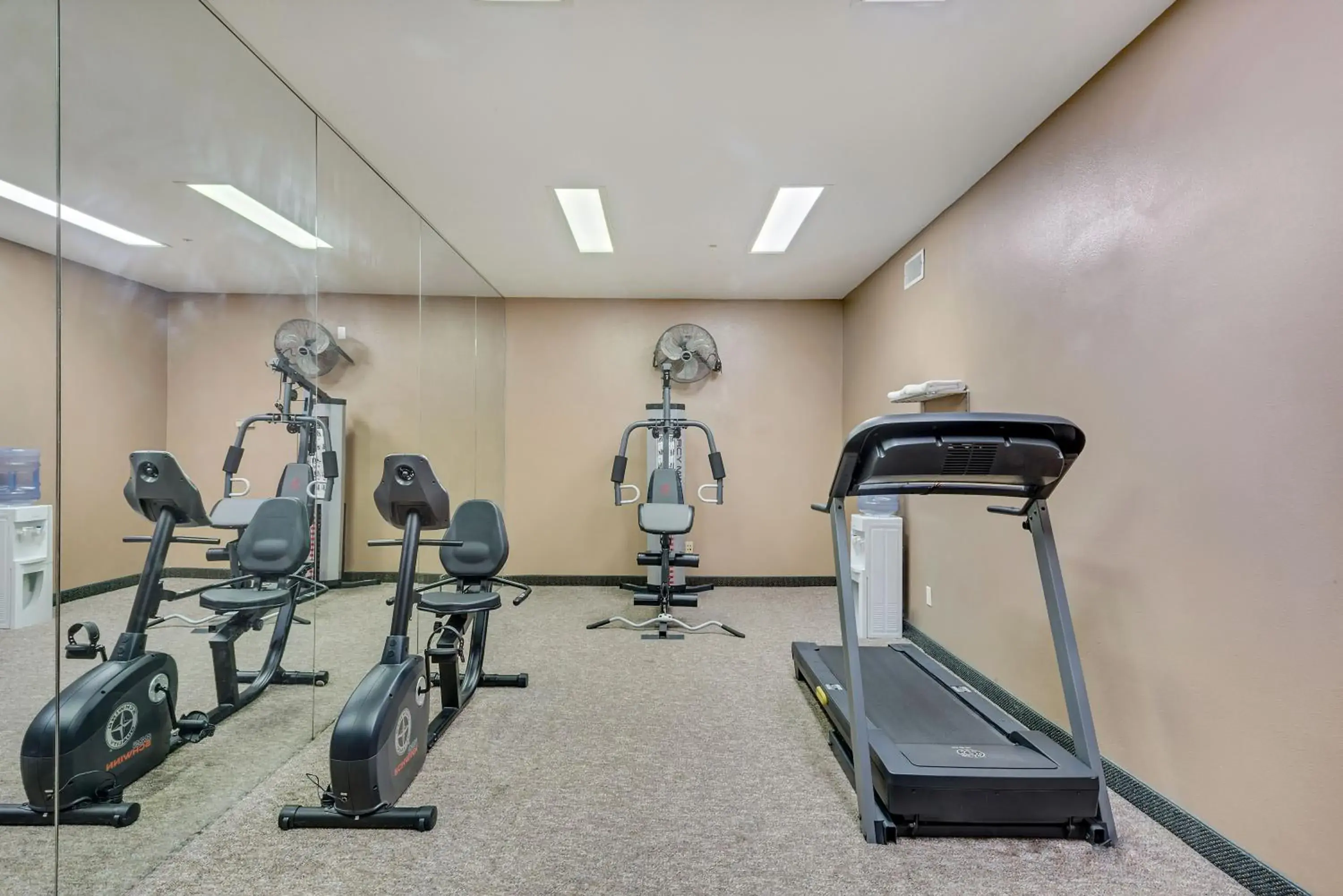 Fitness centre/facilities in Super 8 by Wyndham Weslaco Fitness centre/facilities in Super 8 by Wyndham Weslaco