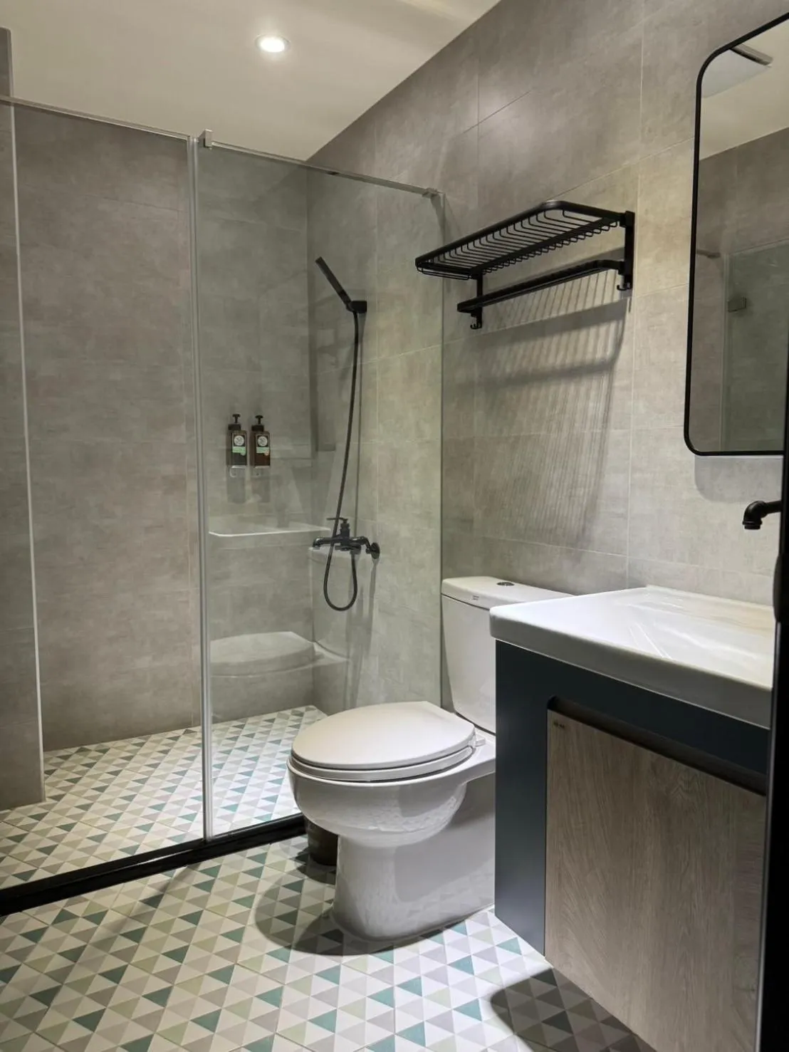 Shower in Long Lang Homestay