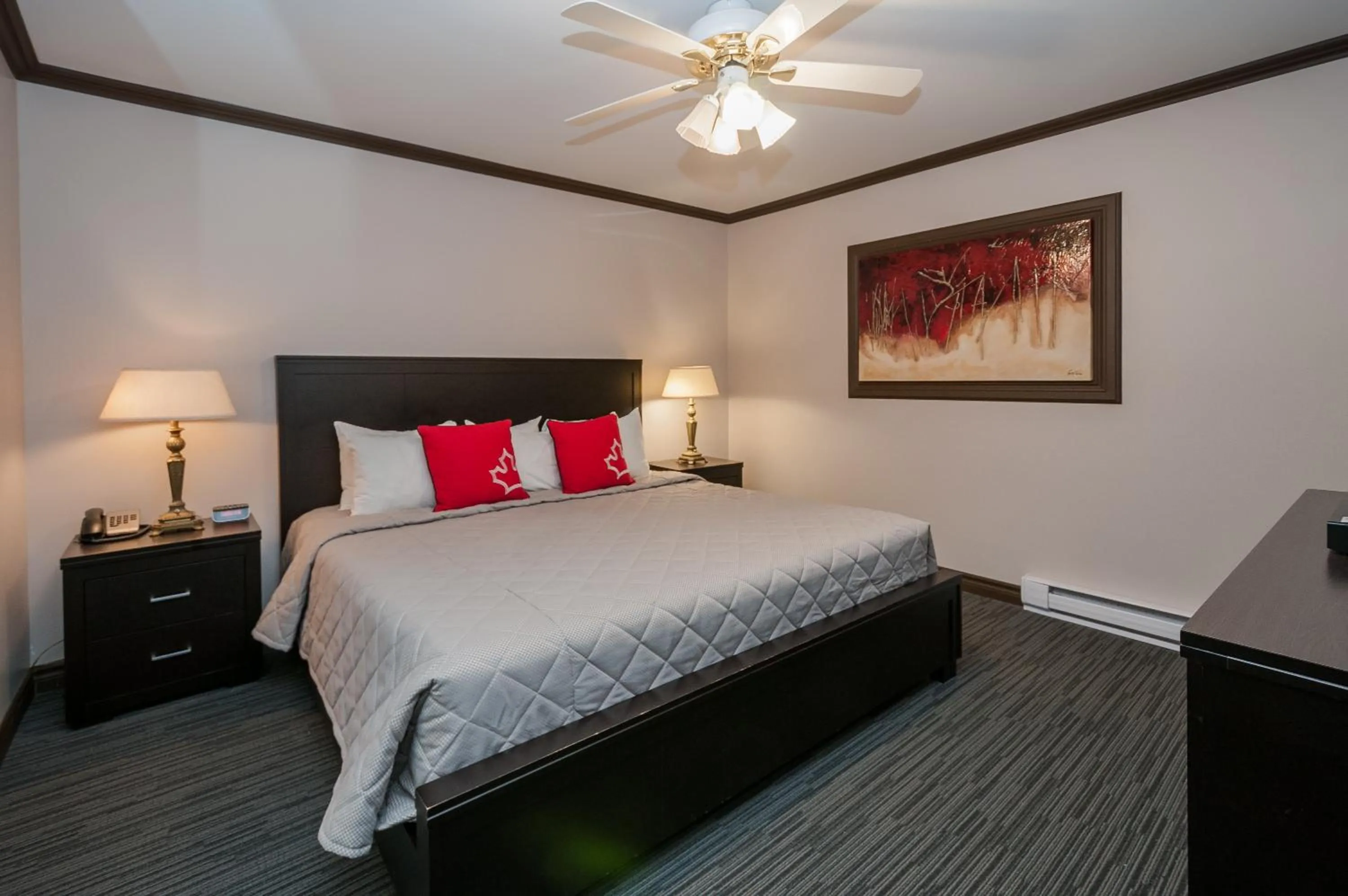 Bed in Hotel & Suites Monte-Cristo