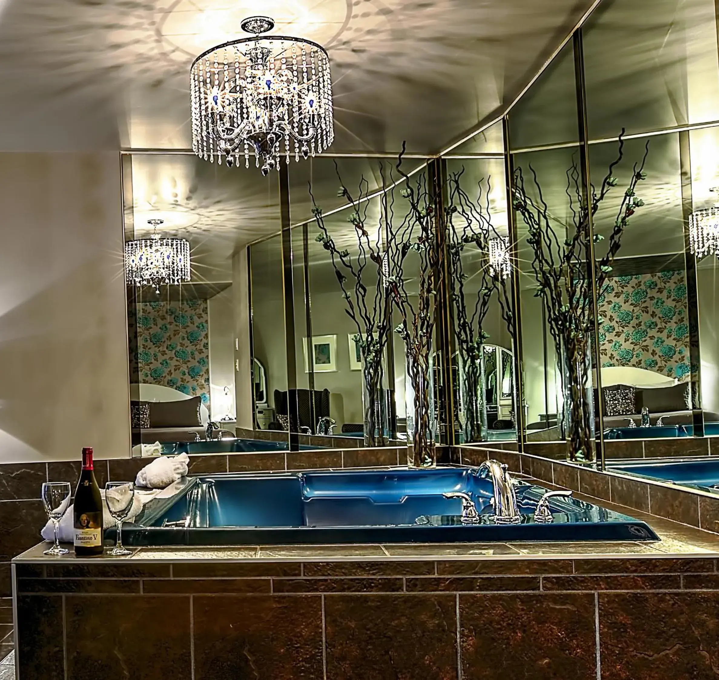 Spa and wellness centre/facilities in Hotel & Suites Monte-Cristo Spa and wellness centre/facilities in Hotel & Suites Monte-Cristo