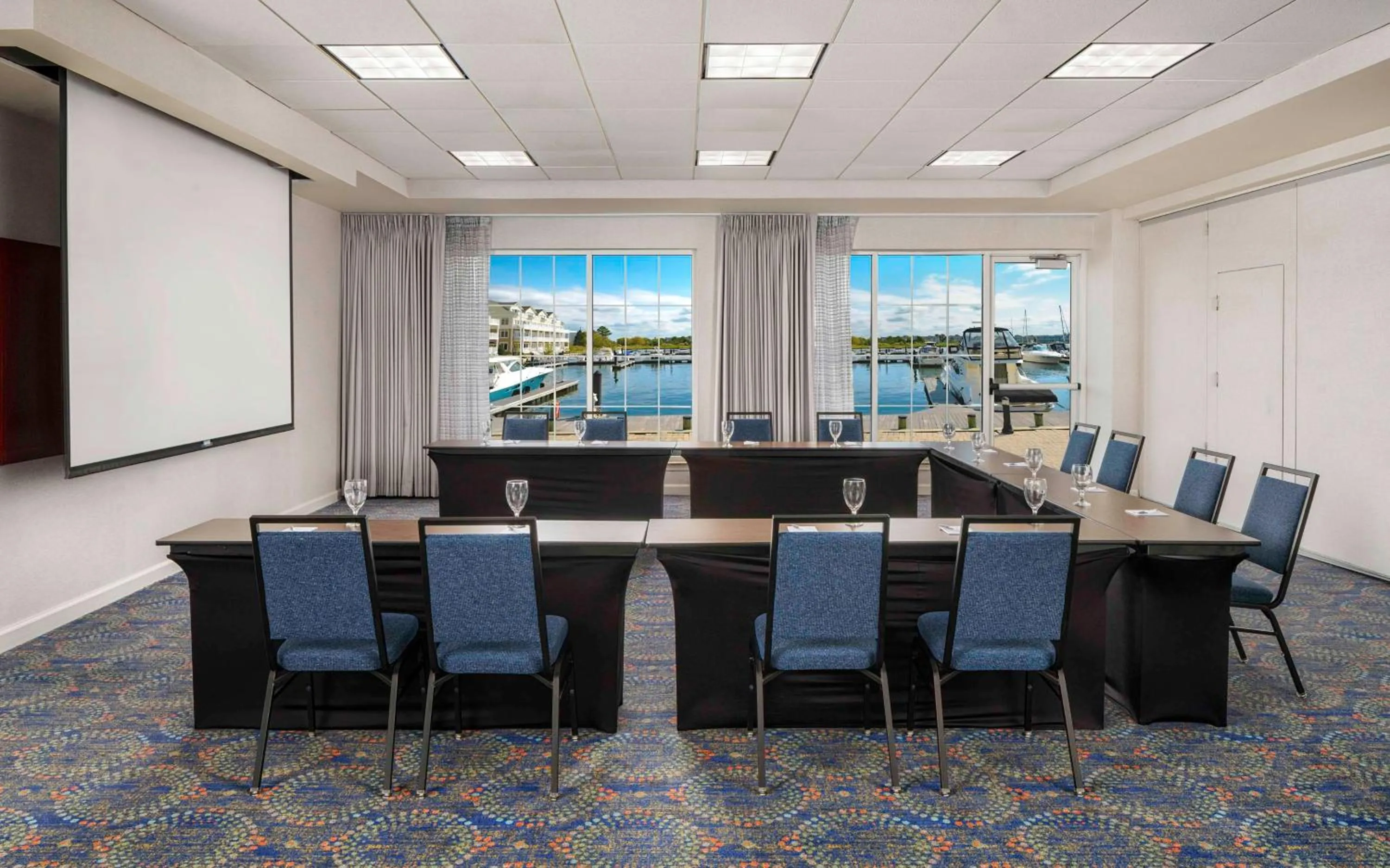 Meeting/conference room in Hilton Garden Inn Kent Island Marina