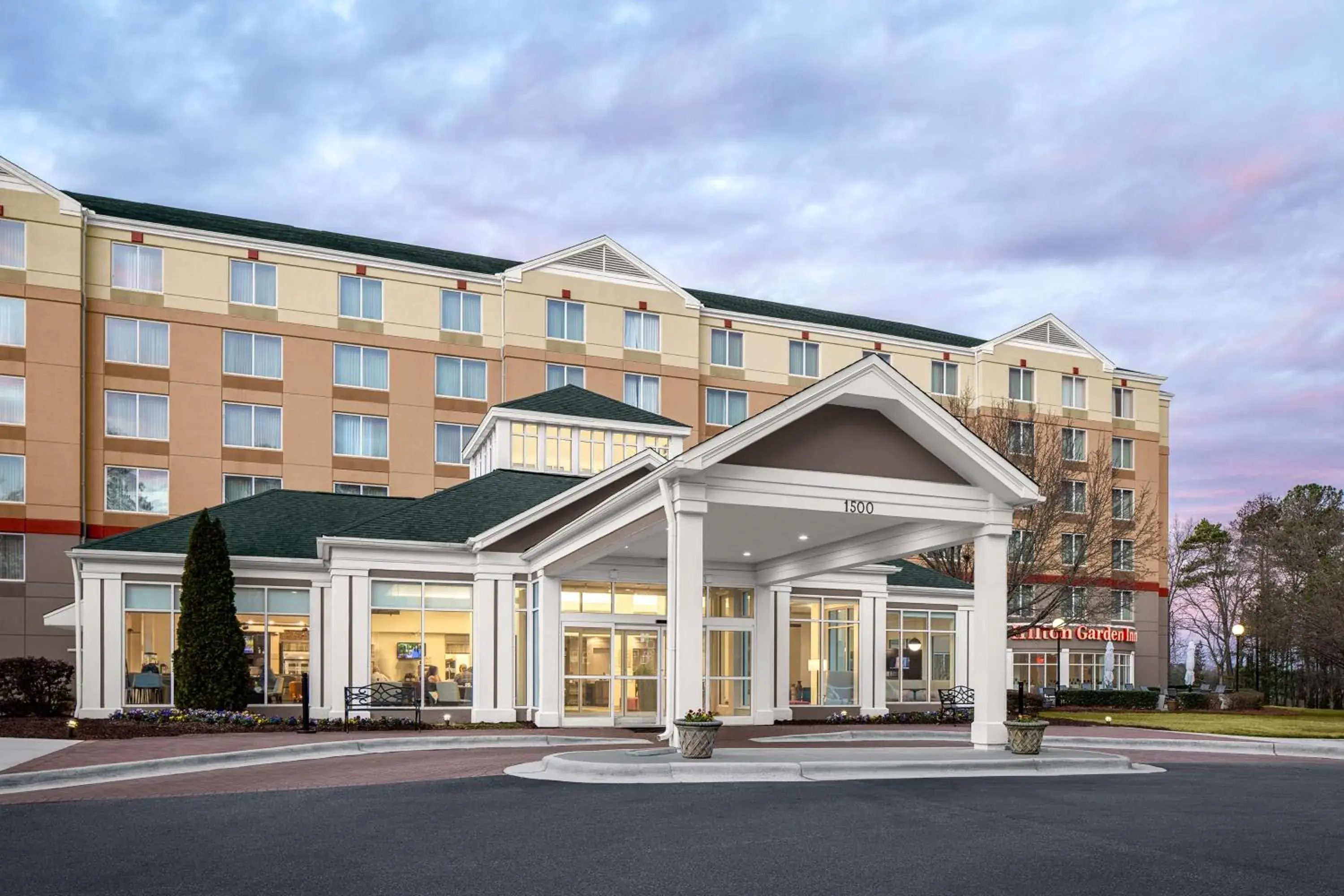 Property building in Hilton Garden Inn Raleigh Durham Airport Property building in Hilton Garden Inn Raleigh Durham Airport