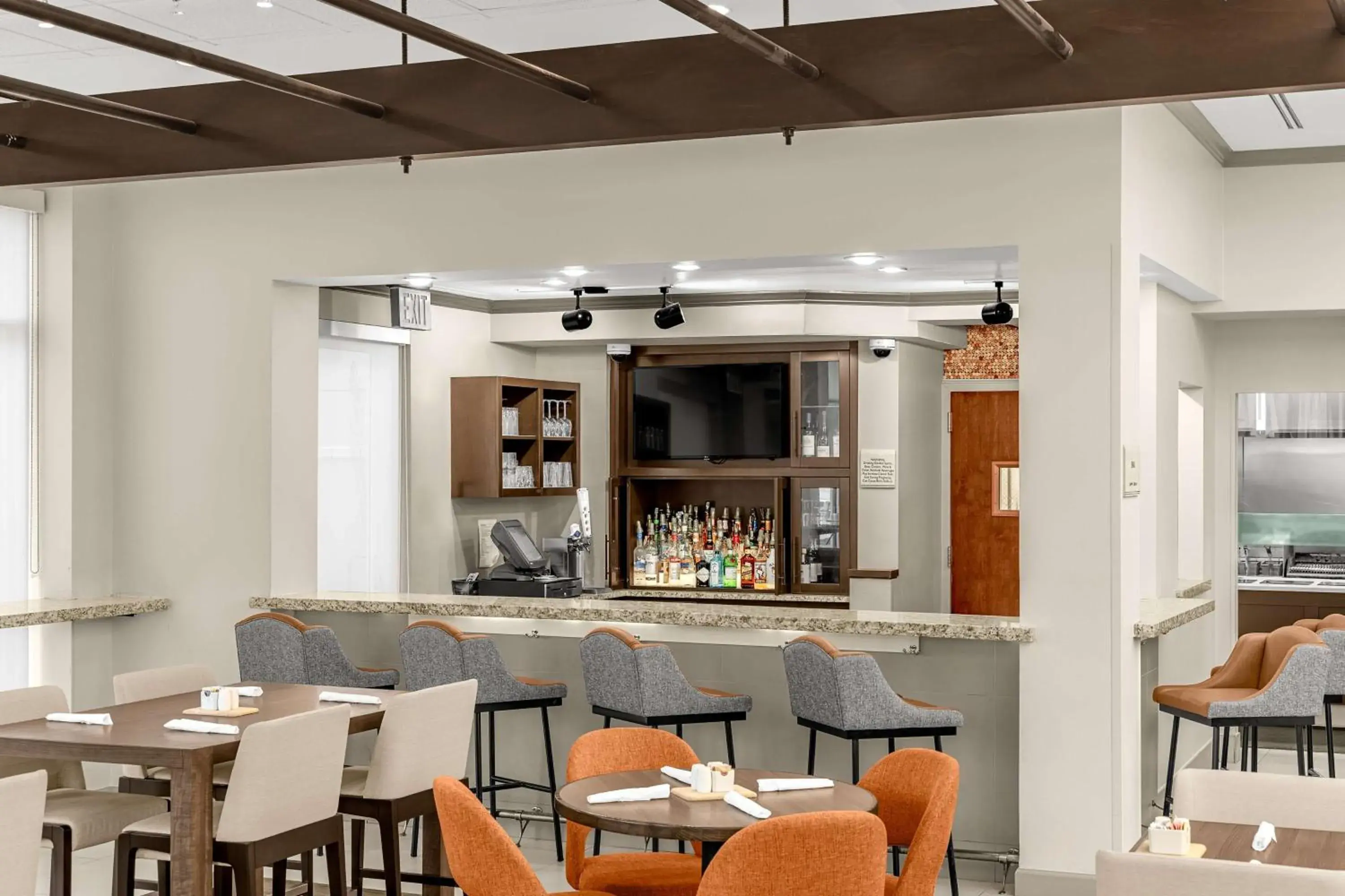 Lounge or bar in Hilton Garden Inn Raleigh Durham Airport Lounge or bar in Hilton Garden Inn Raleigh Durham Airport