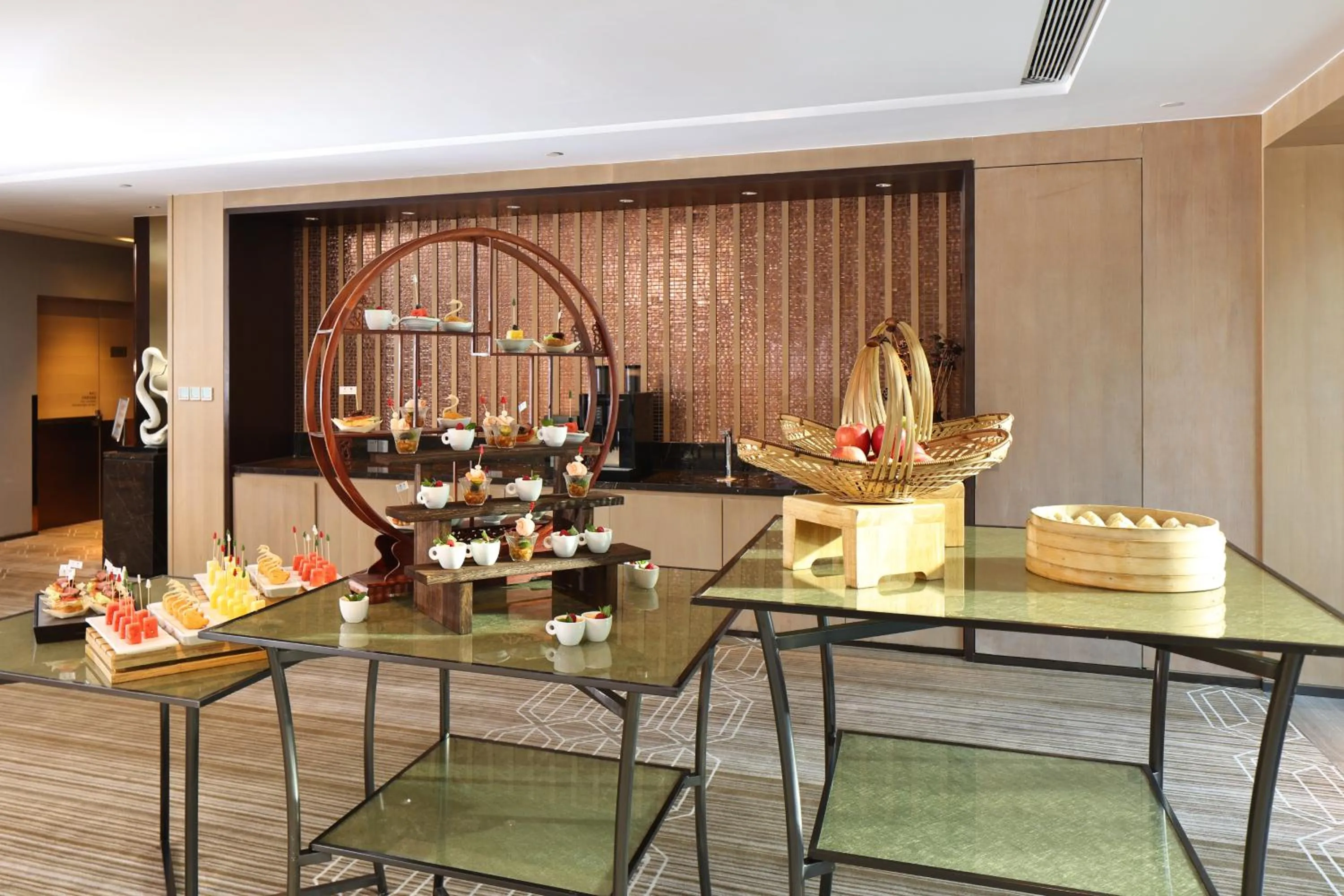 Dining area in Hyatt Place Shanghai Hongqiao CBD