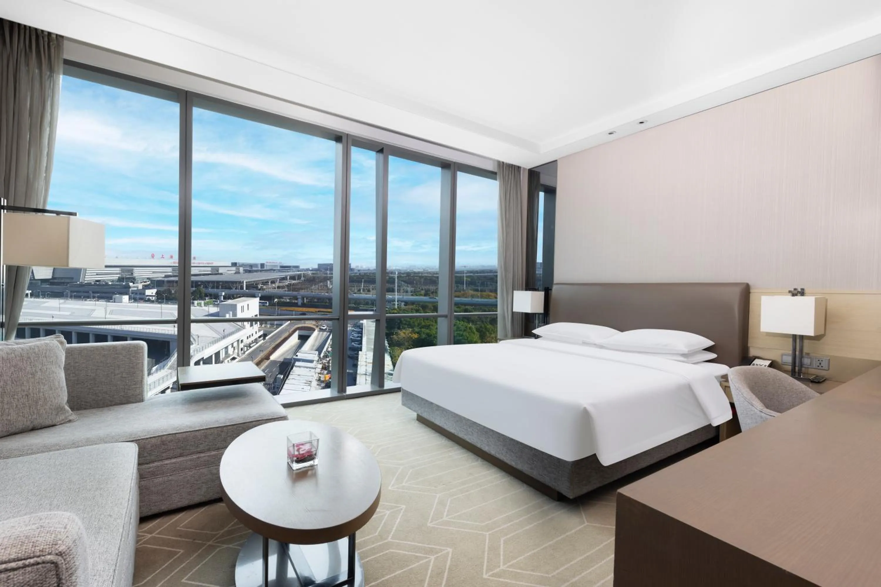 Bed in Hyatt Place Shanghai Hongqiao CBD