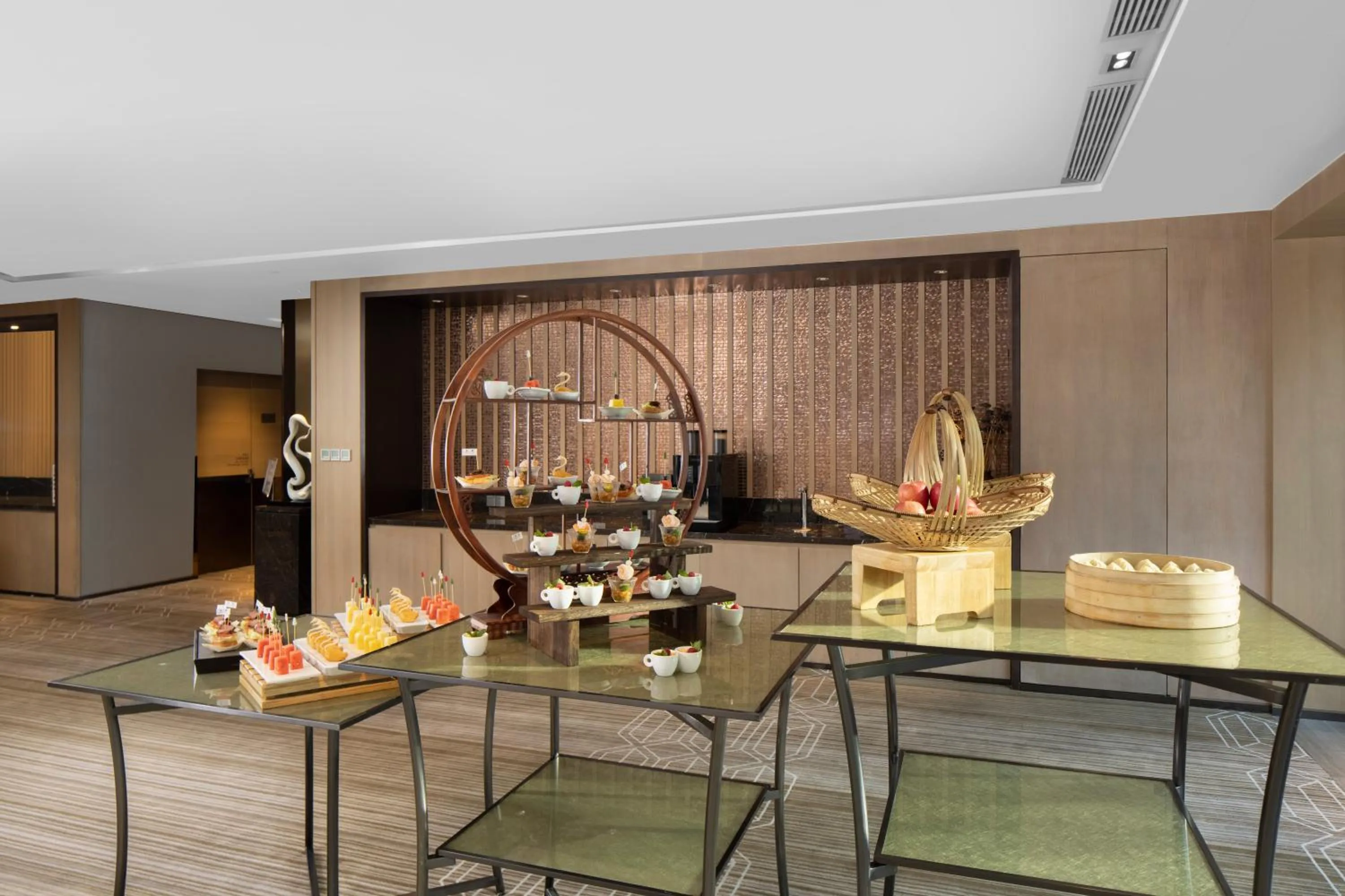 Dining area in Hyatt Place Shanghai Hongqiao CBD