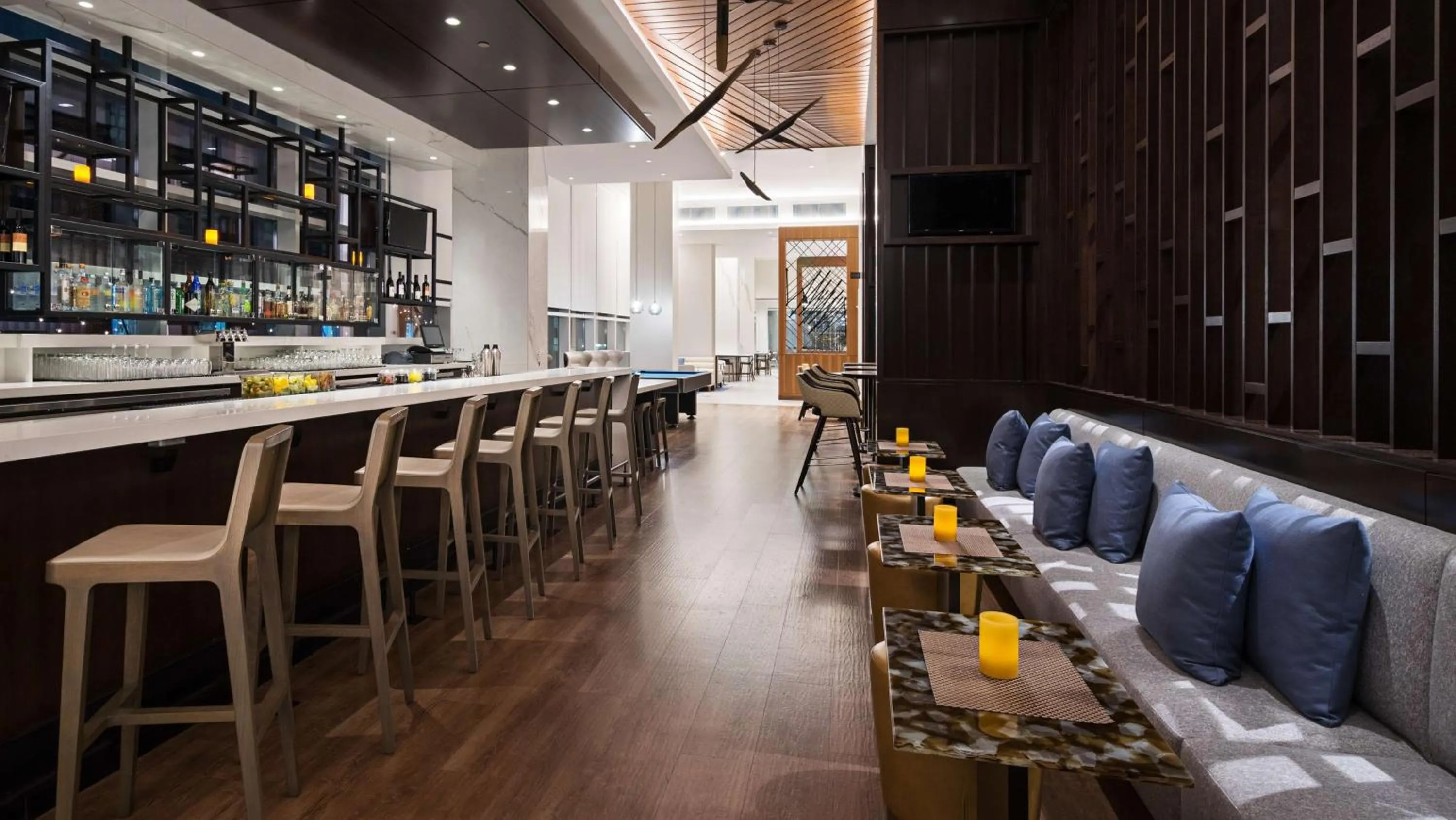 Lounge or bar in Hyatt House Washington DC/The Wharf