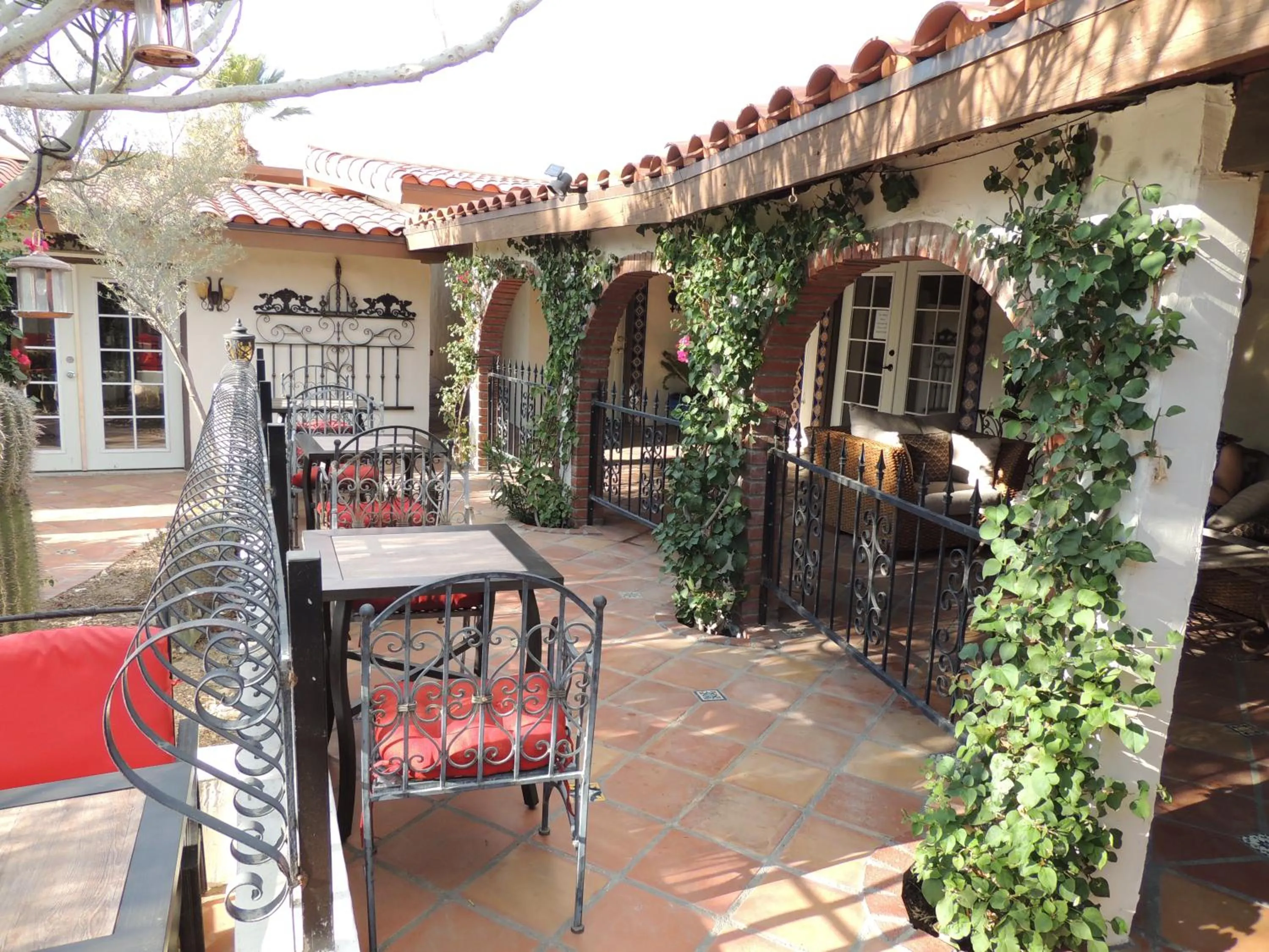 Garden in Tuscan Springs Hotel & Spa