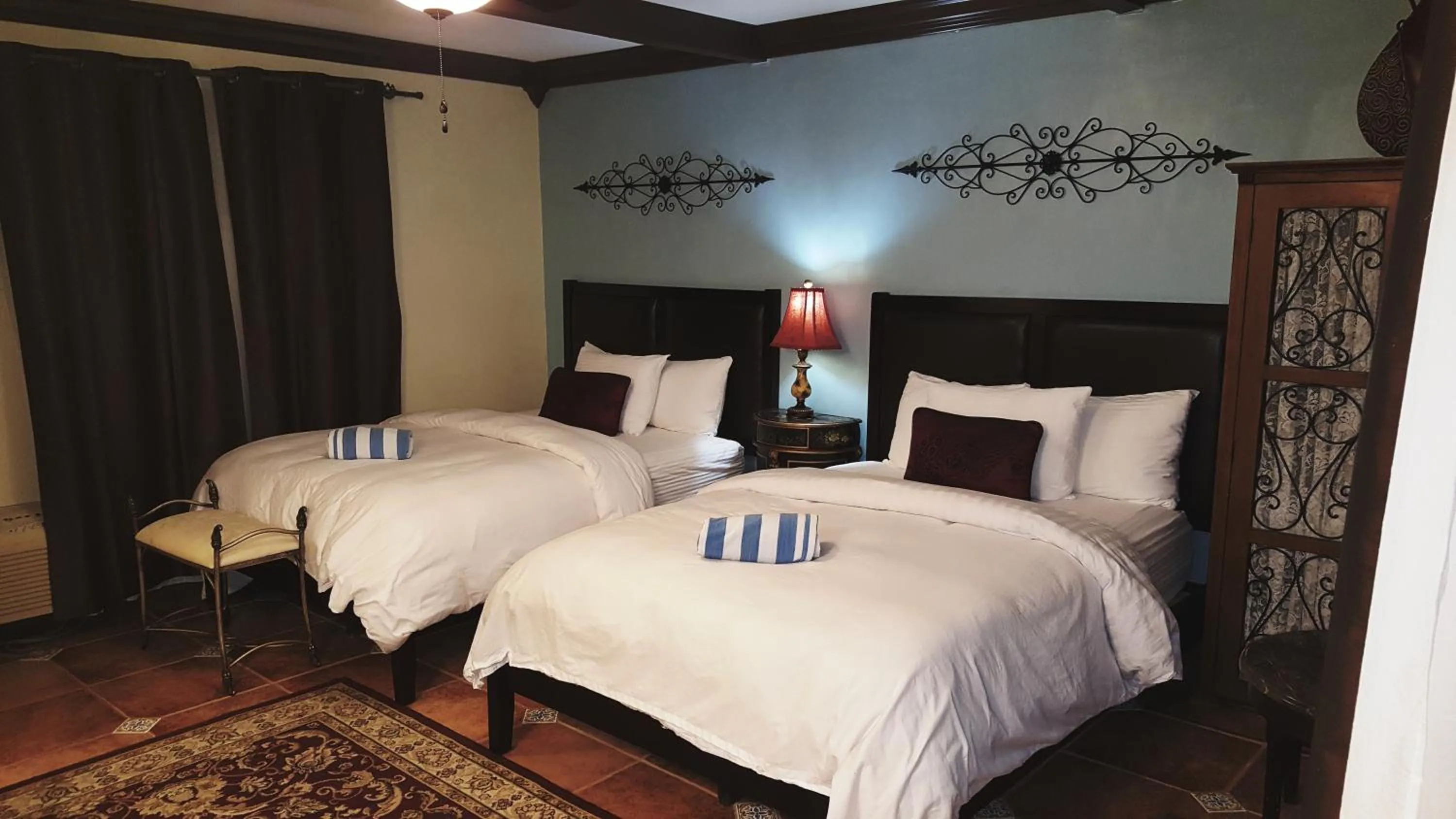 Bed in Tuscan Springs Hotel & Spa