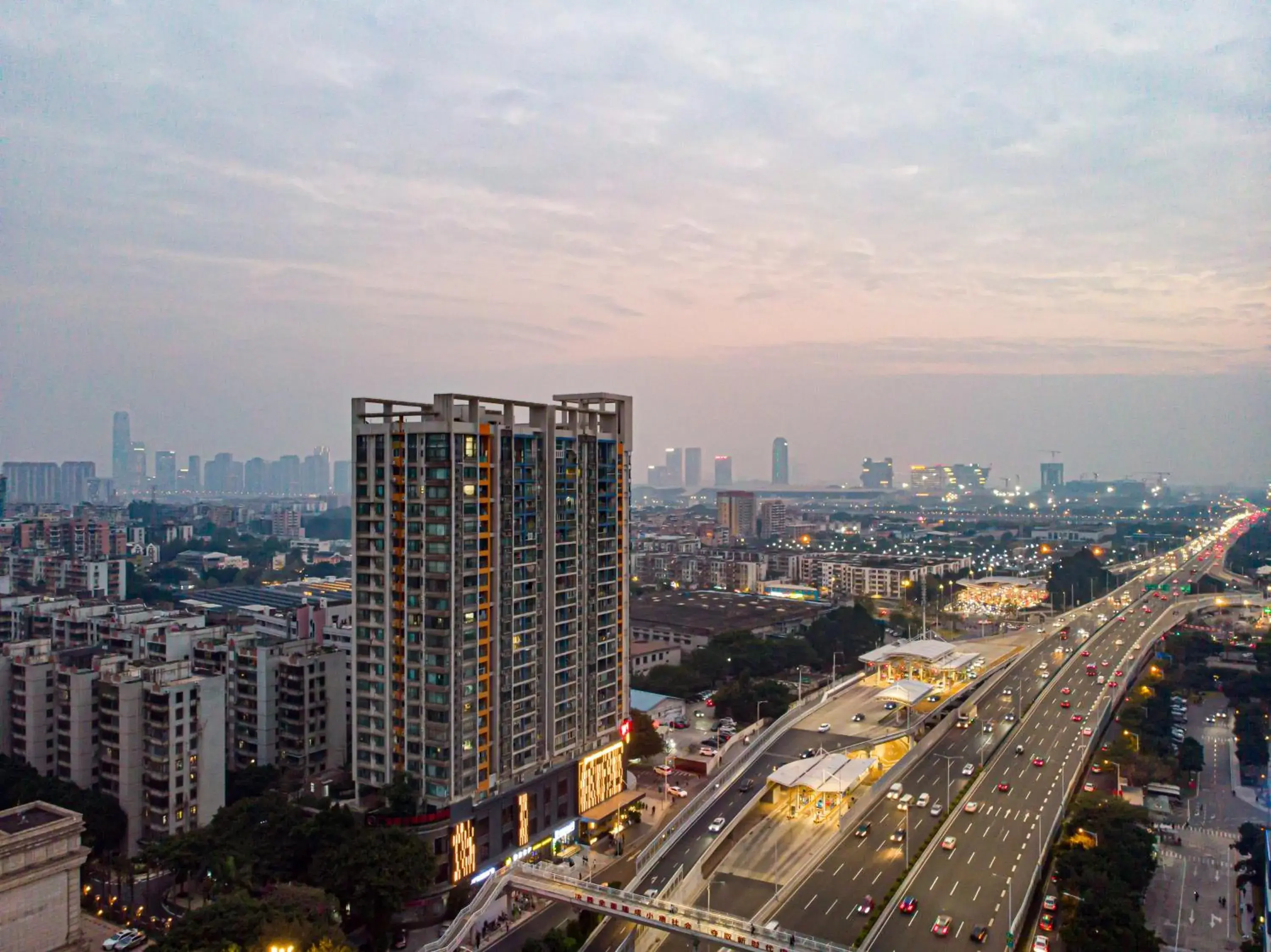 Bird's eye view in Arthur Hotel Zhujiang New Town Guangzhou-Free Shuttle Bus to Exhibition Centre during Canton Fair Bird's eye view in Arthur Hotel Zhujiang New Town Guangzhou-Free Shuttle Bus to Exhibition Centre during Canton Fair