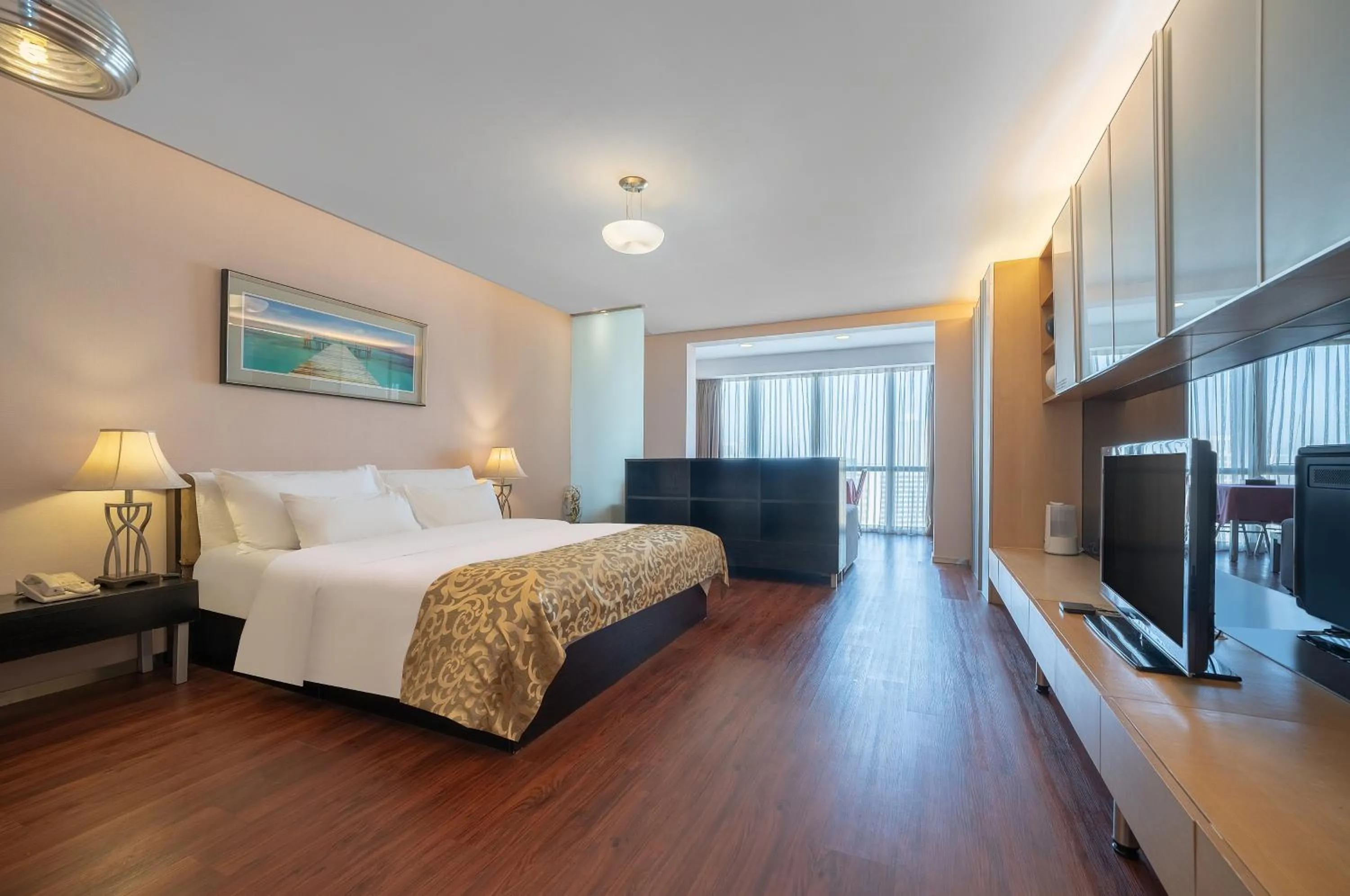 Bed in Qingdao Housing International Hotel