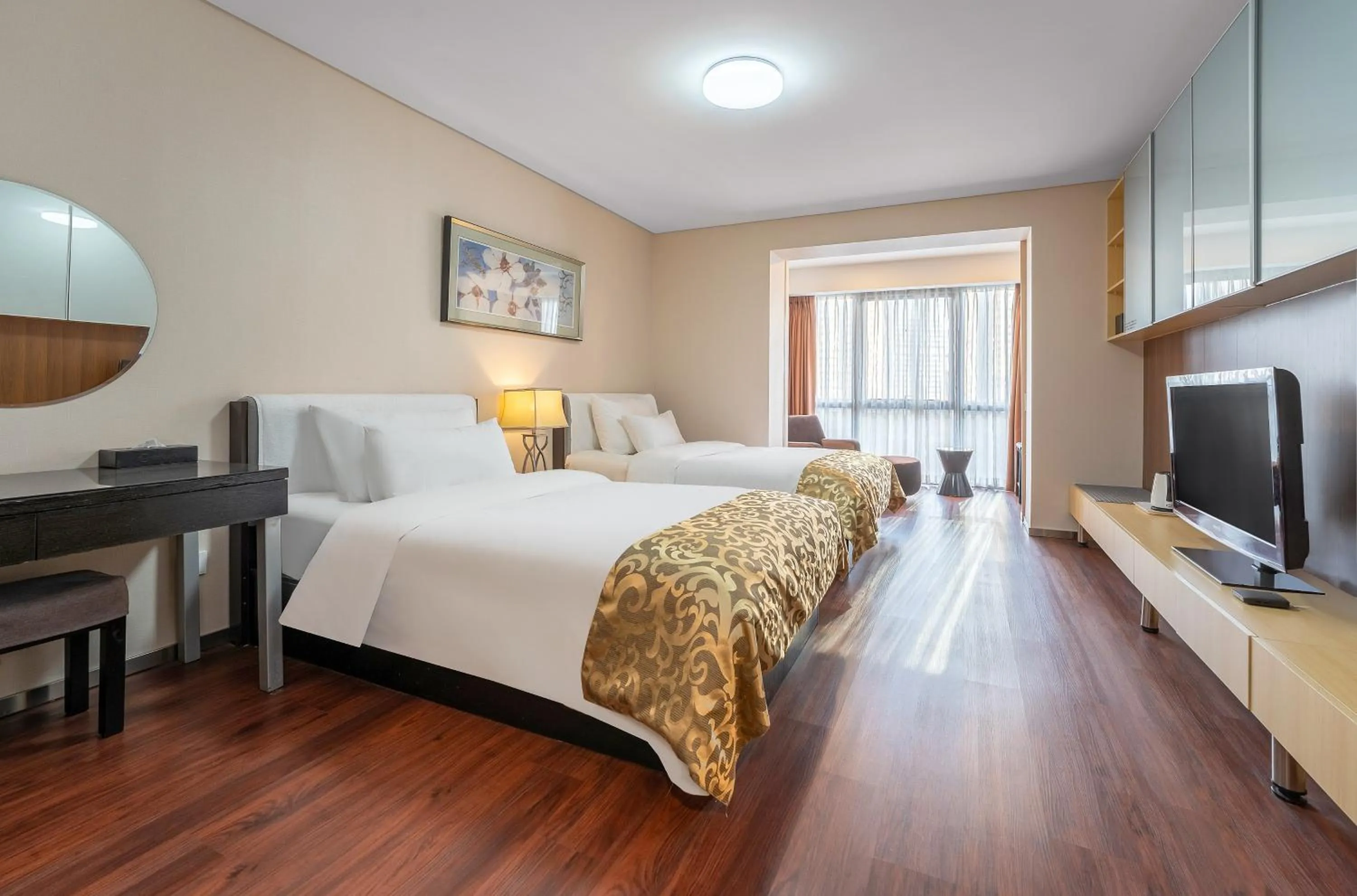 Bed in Qingdao Housing International Hotel