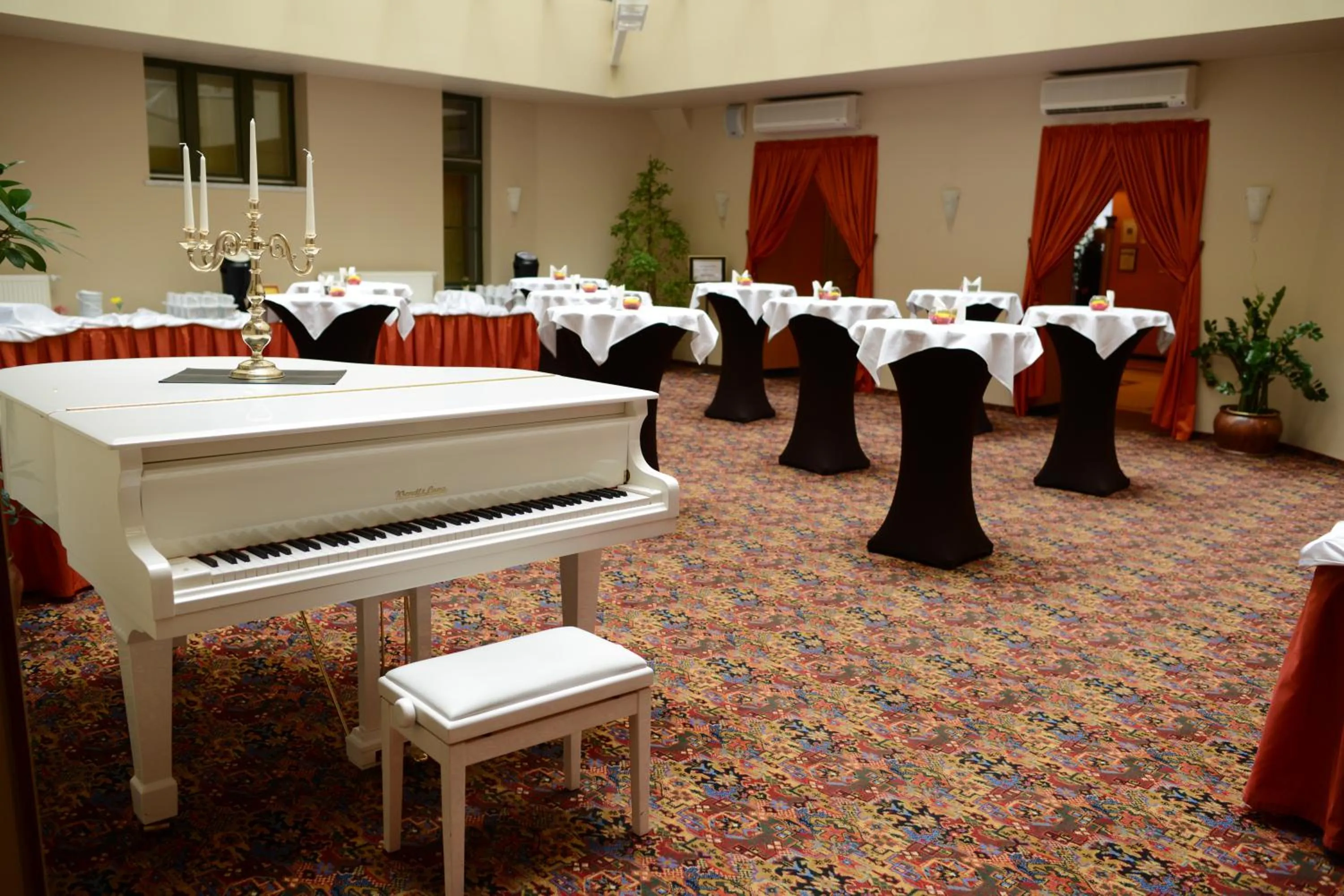 Lobby or reception in Monika Centrum Hotels