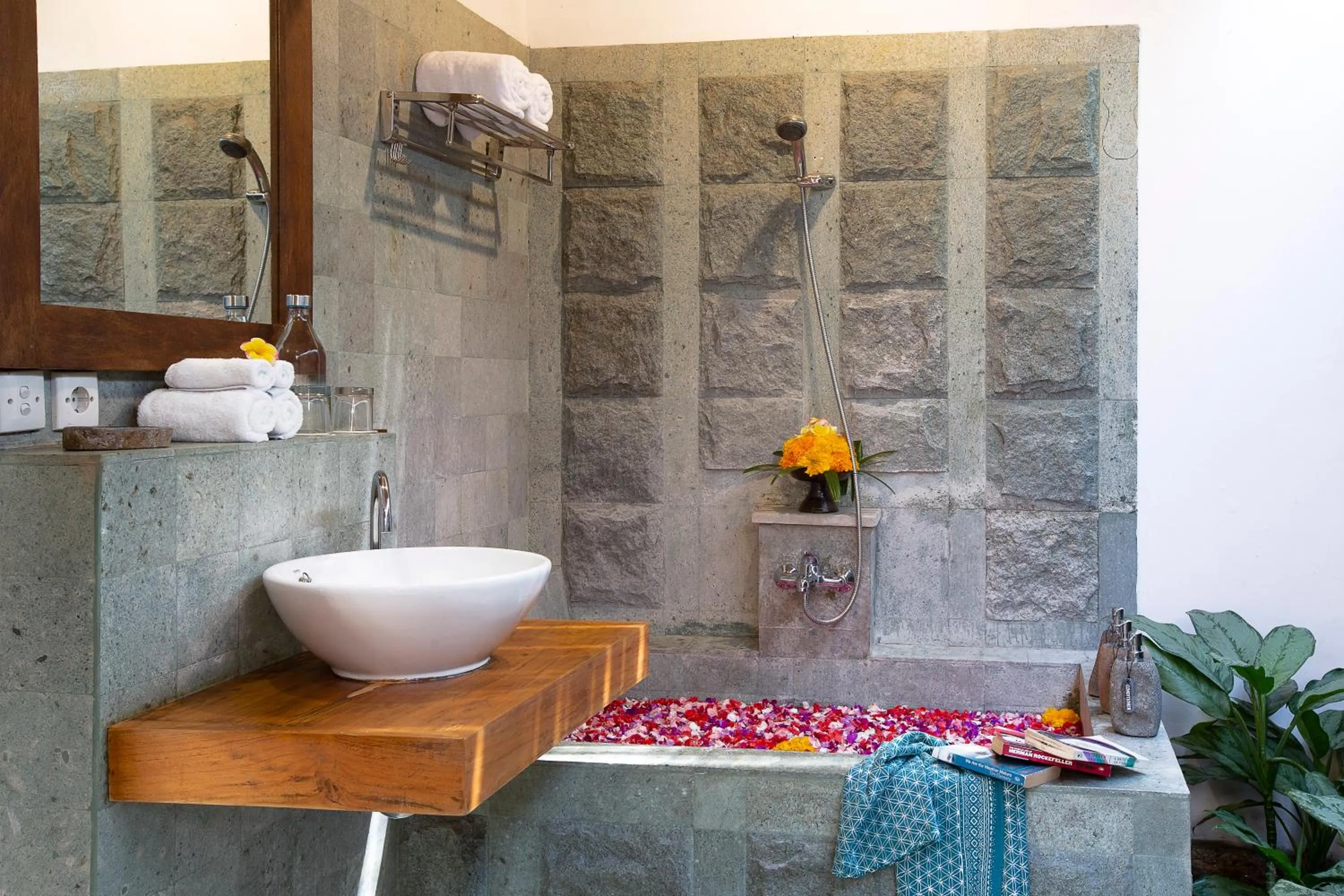 Bathroom in Alam Candi Resort