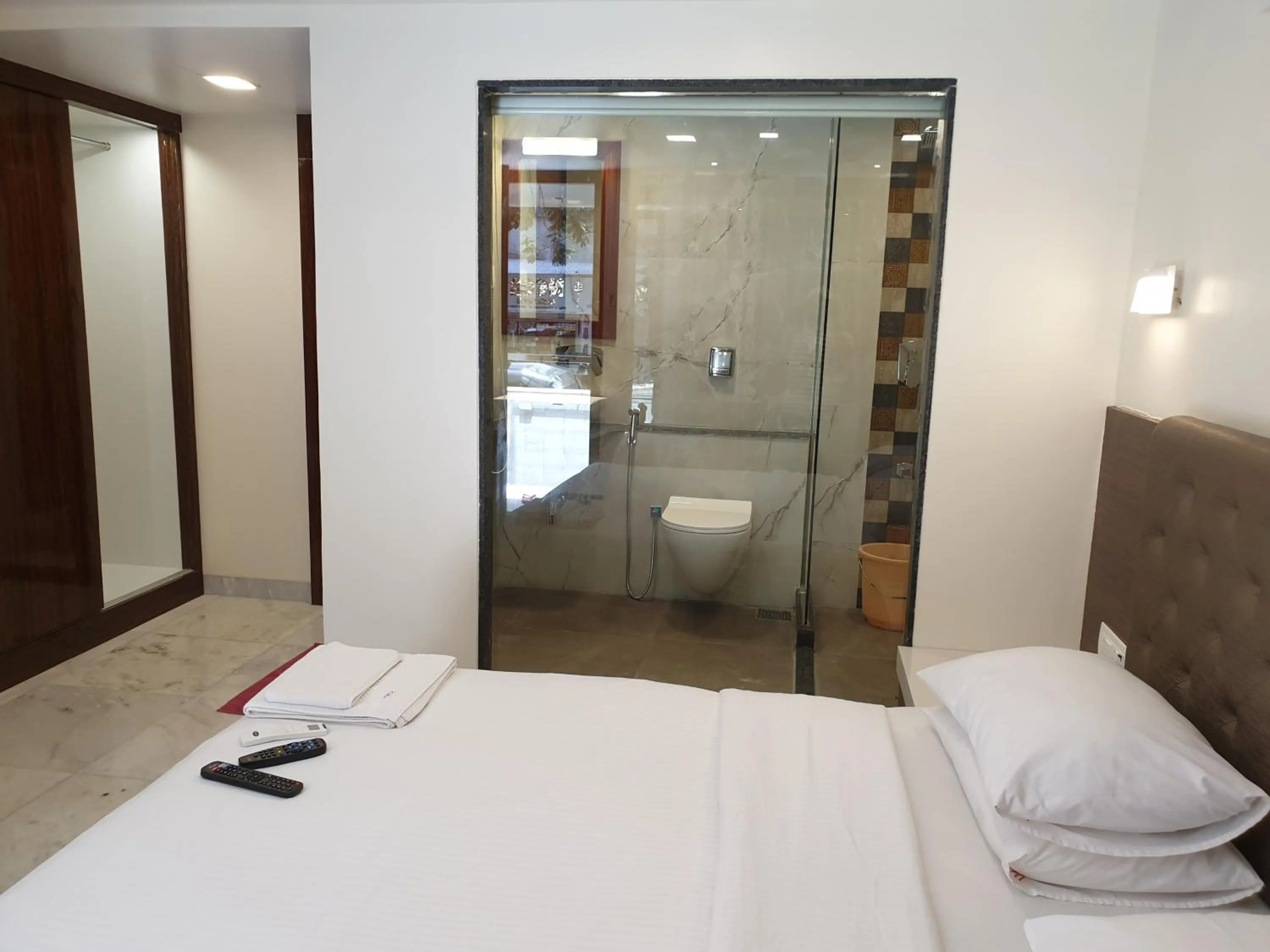 Bed in Hotel Milan International