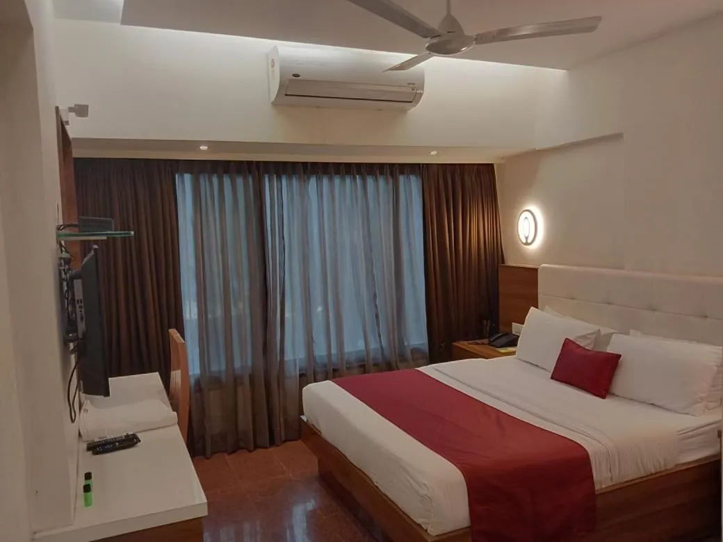 Bed in Hotel Milan International