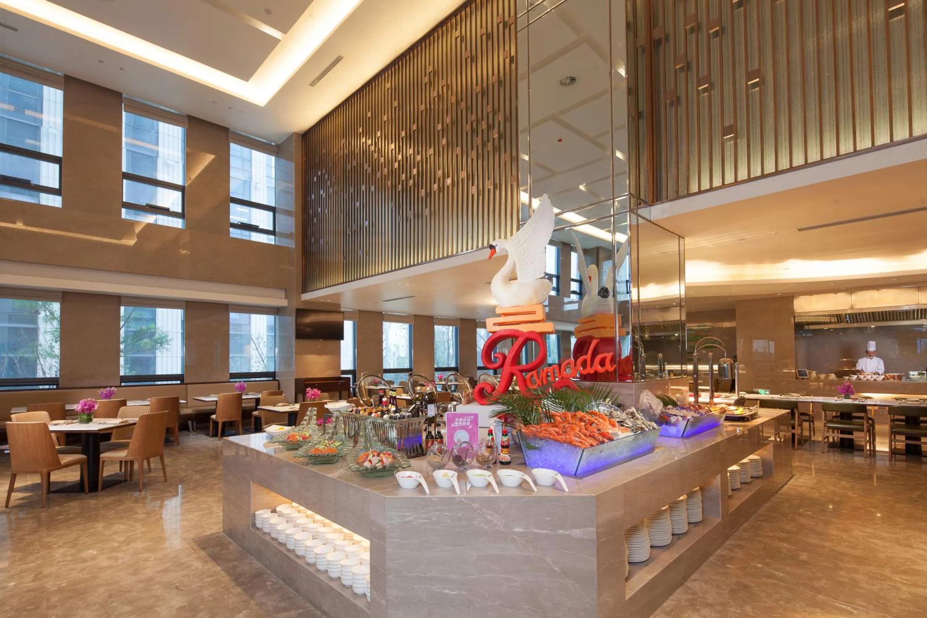 Restaurant/places to eat in Ramada Jinan