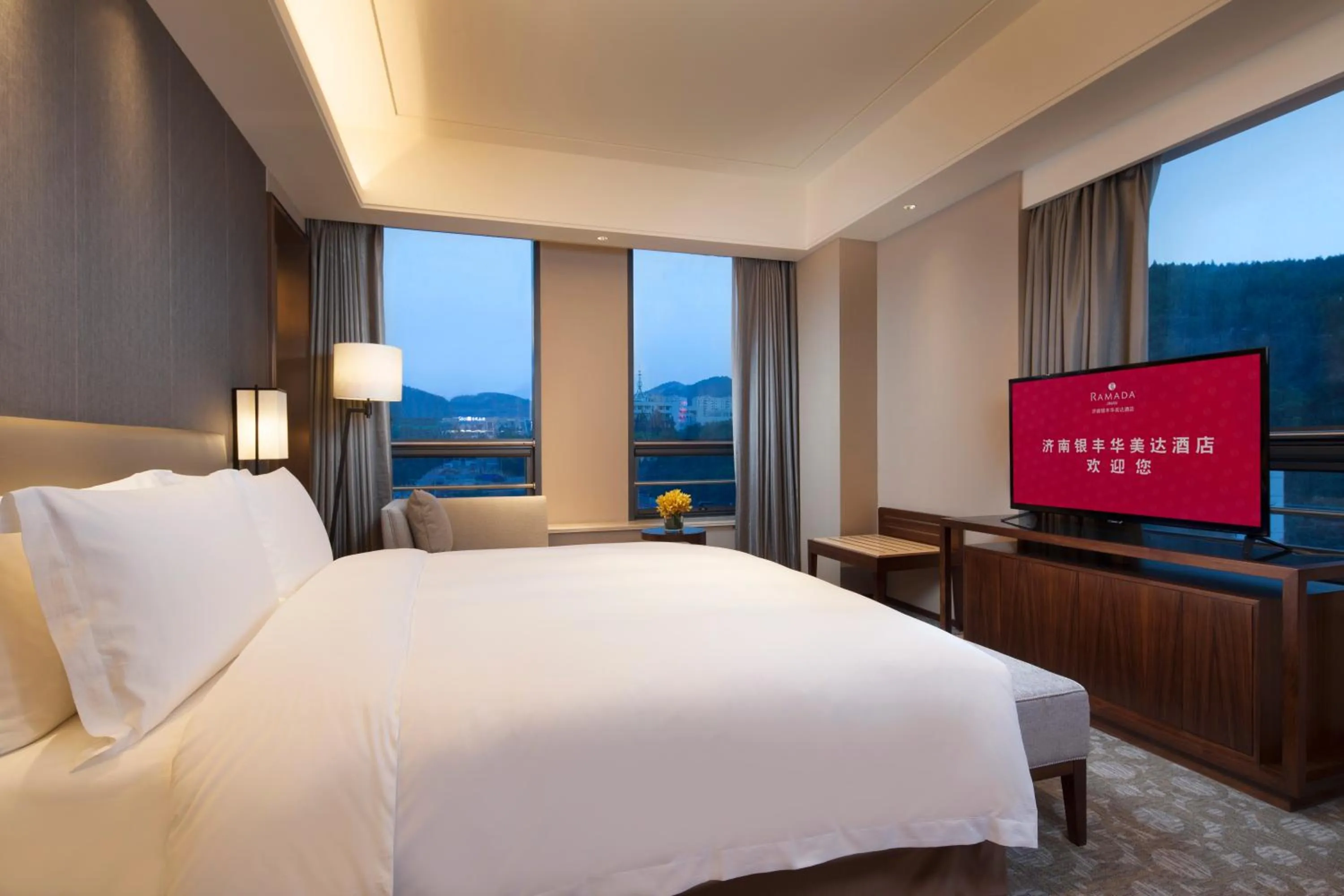 Bed in Ramada Jinan