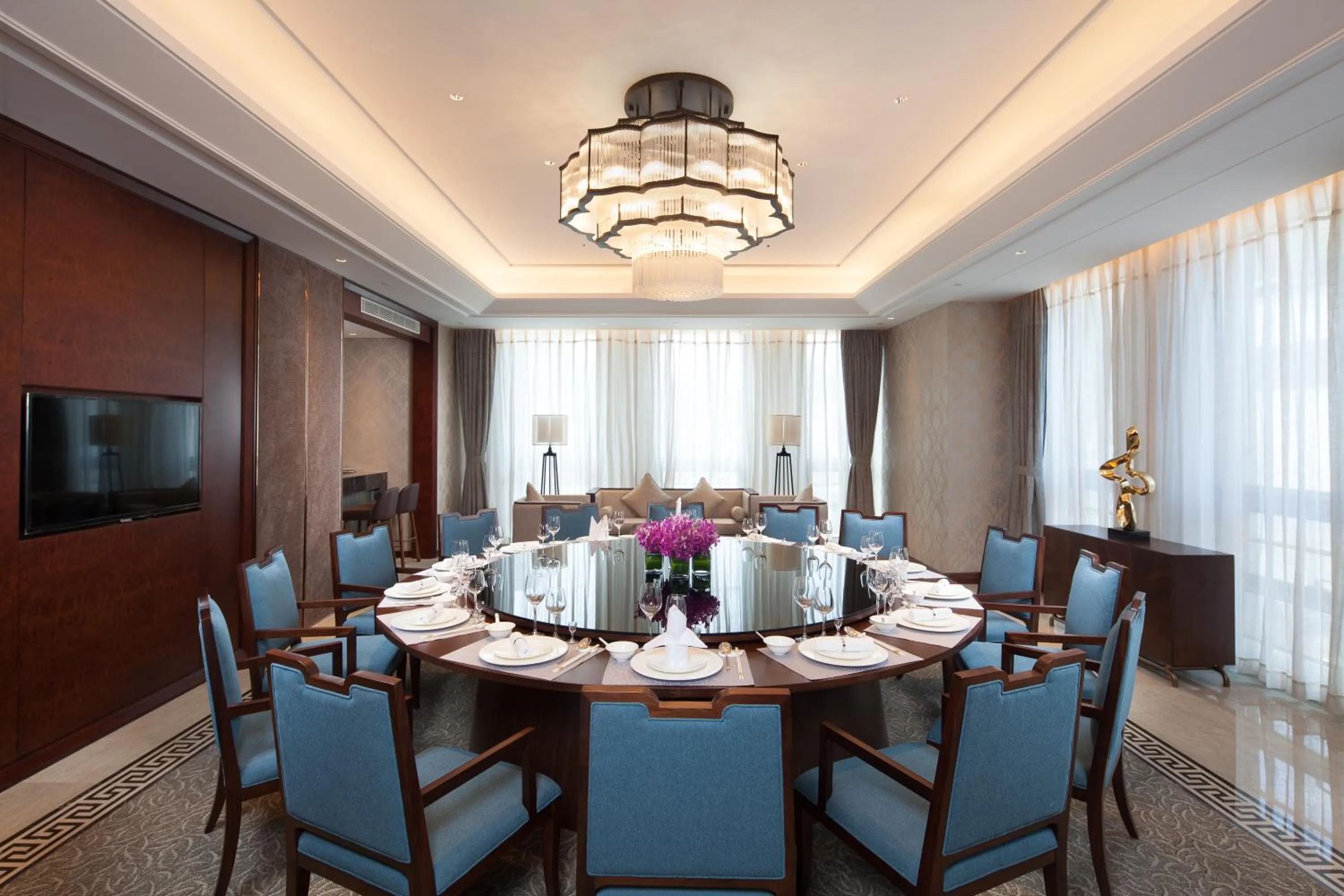 Restaurant/places to eat in Ramada Jinan