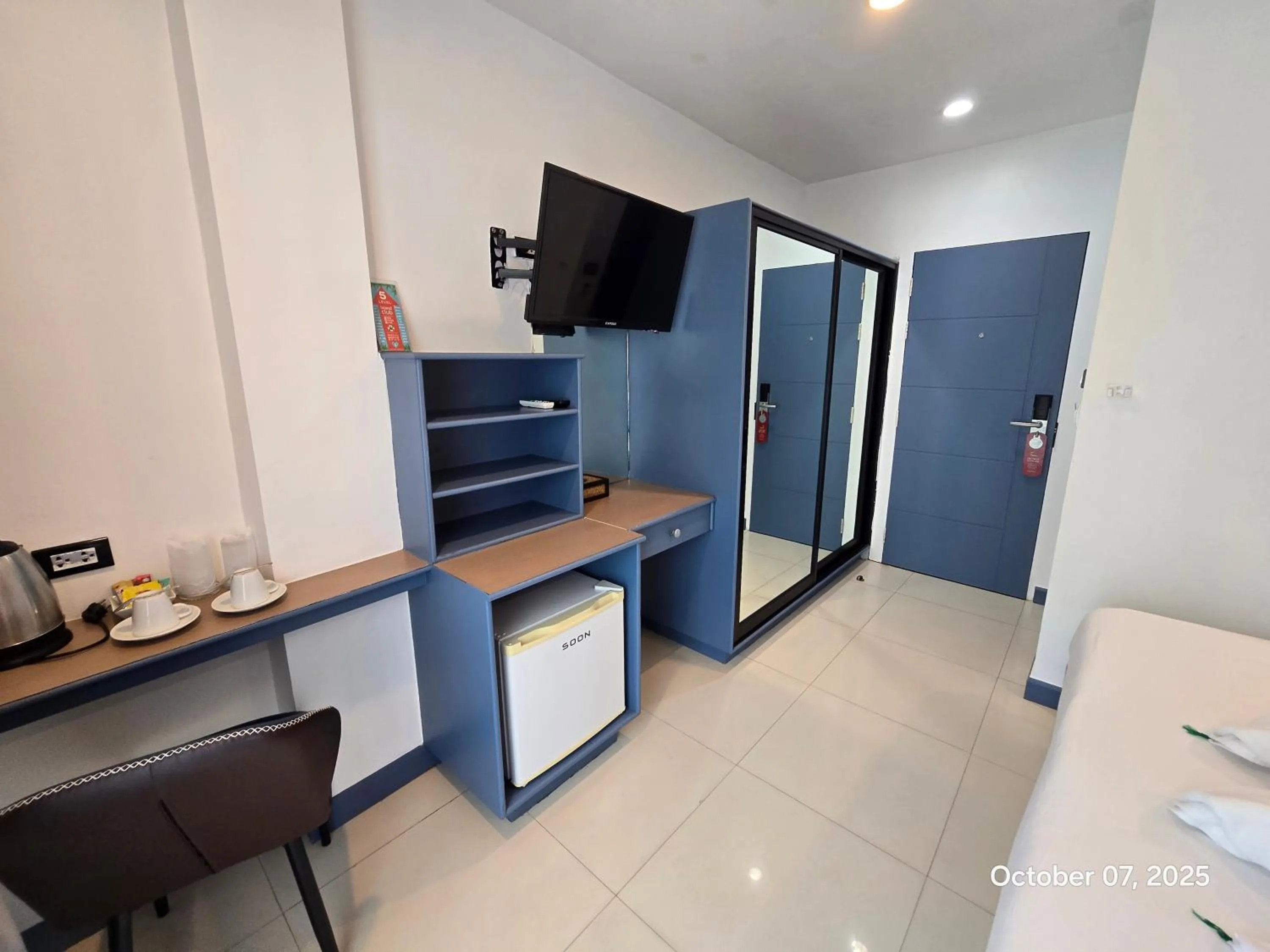 wardrobe in Modern Living Residence