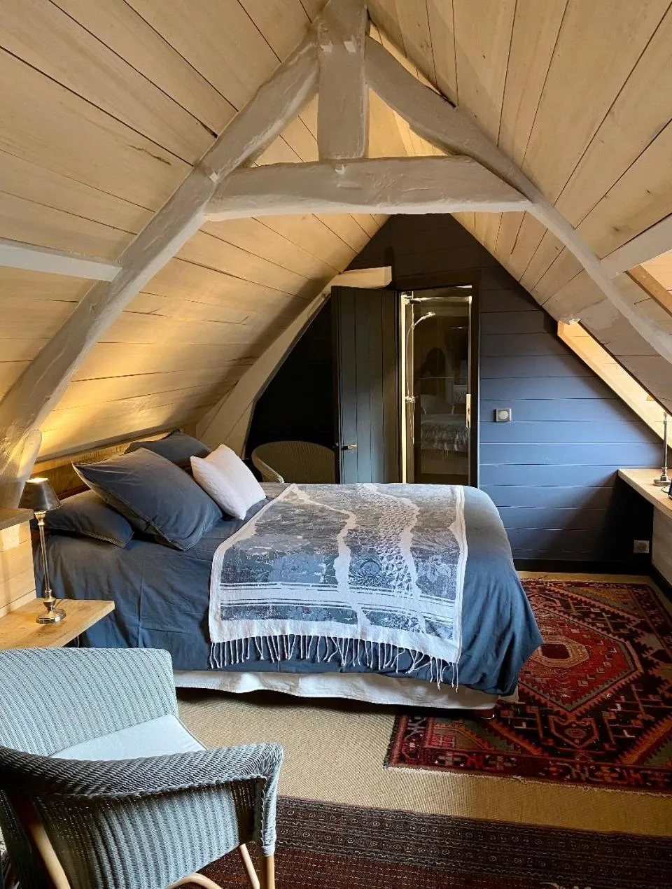 Shower, Bed in Côté Baie