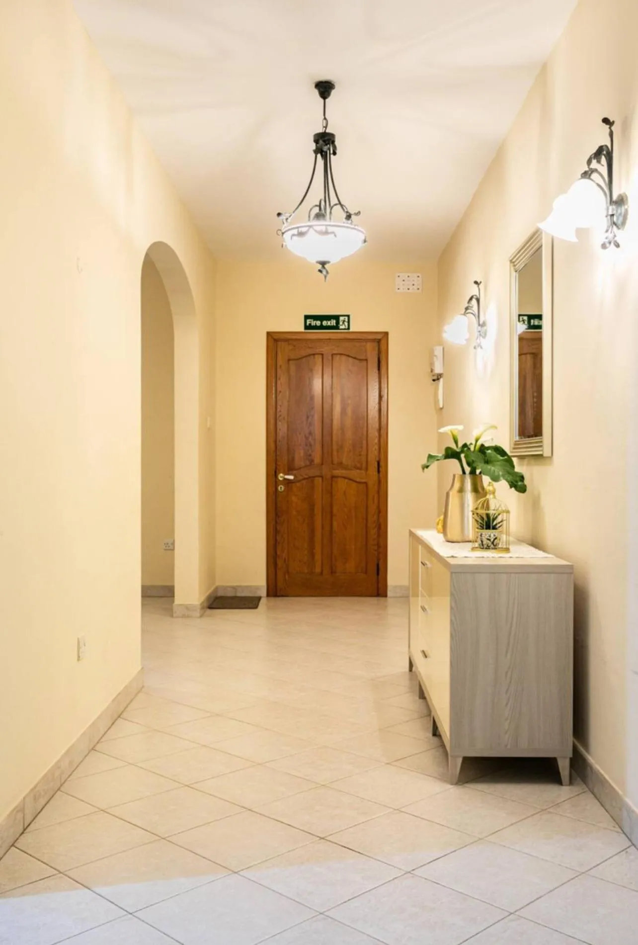 Aurora Apartment