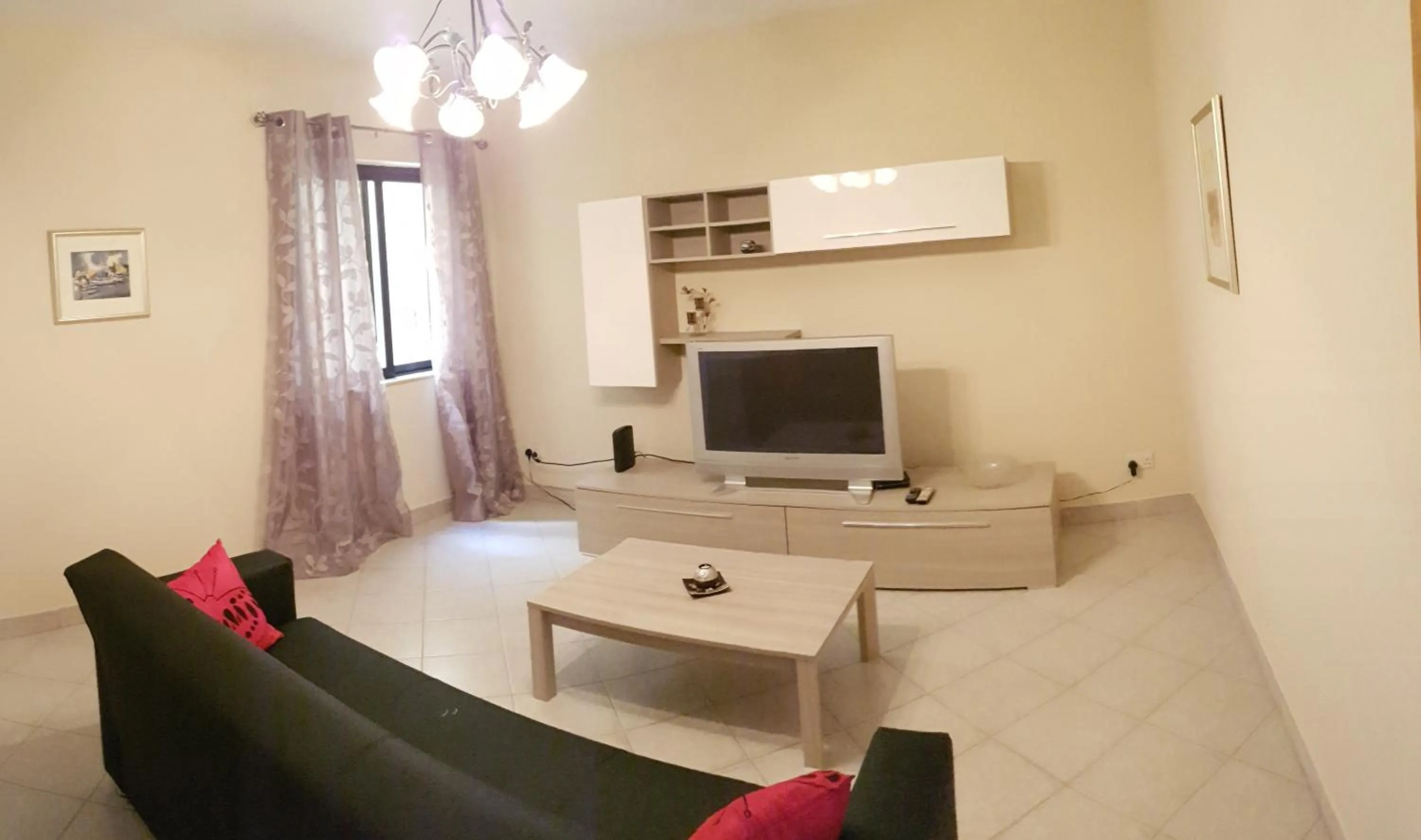 TV and multimedia in Aurora Apartment