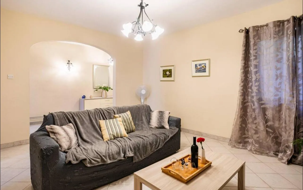 Aurora Apartment