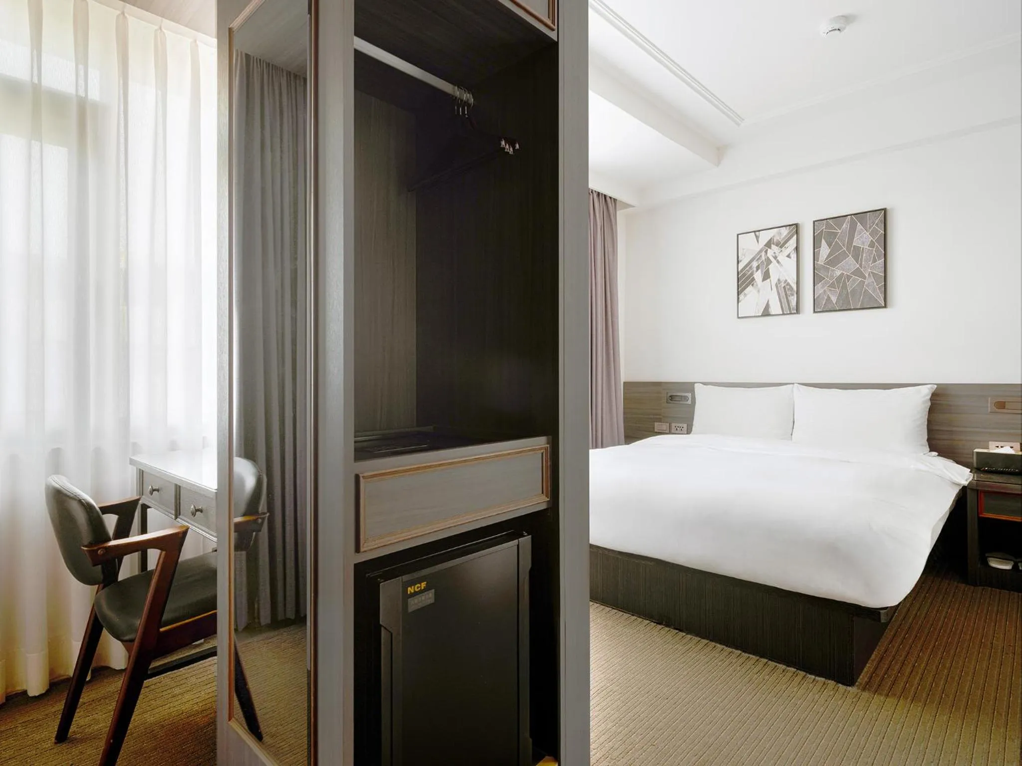 Photo of the whole room, Bed in Dream Mansion Hotel