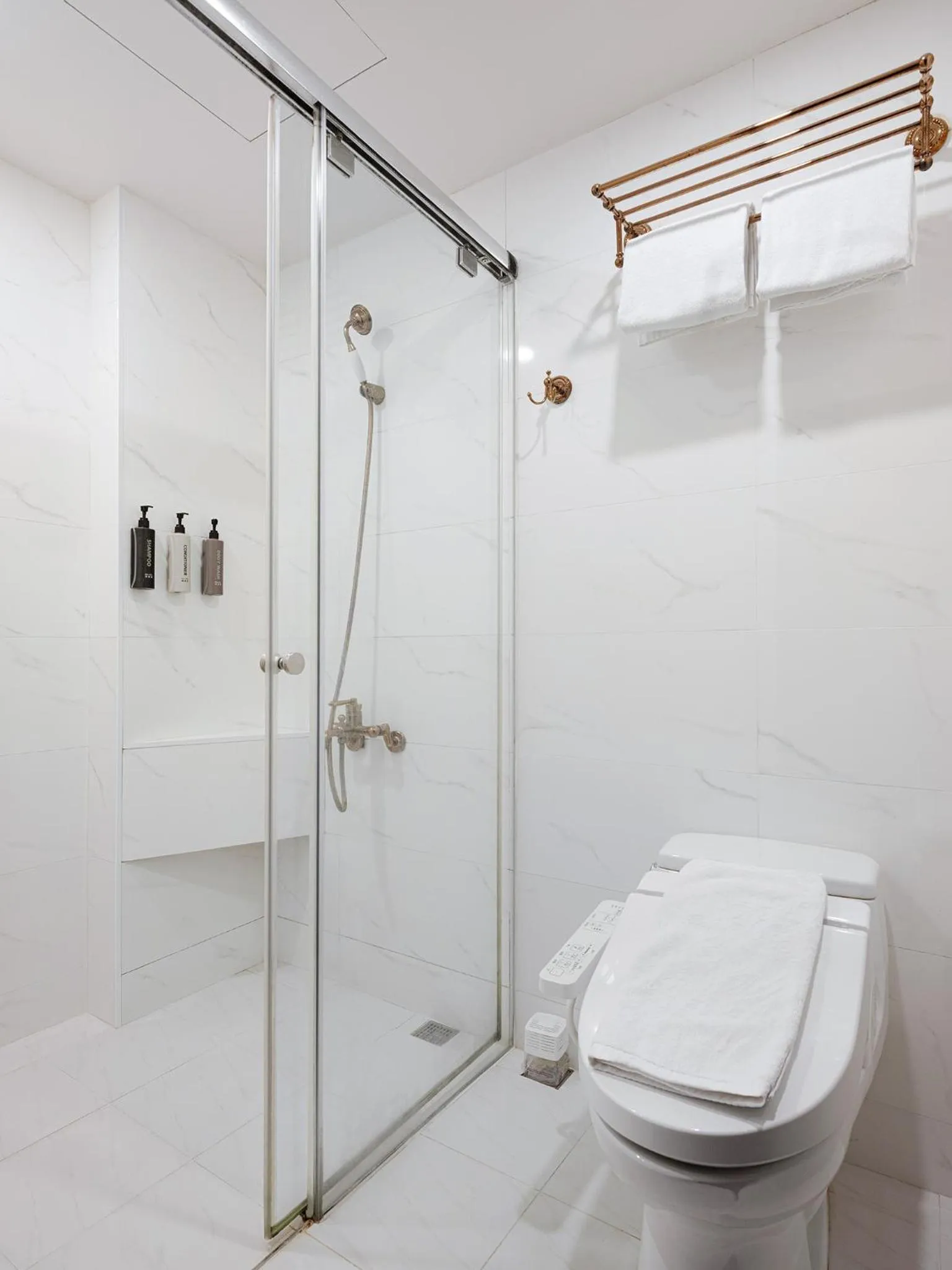 Bathroom in Dream Mansion Hotel