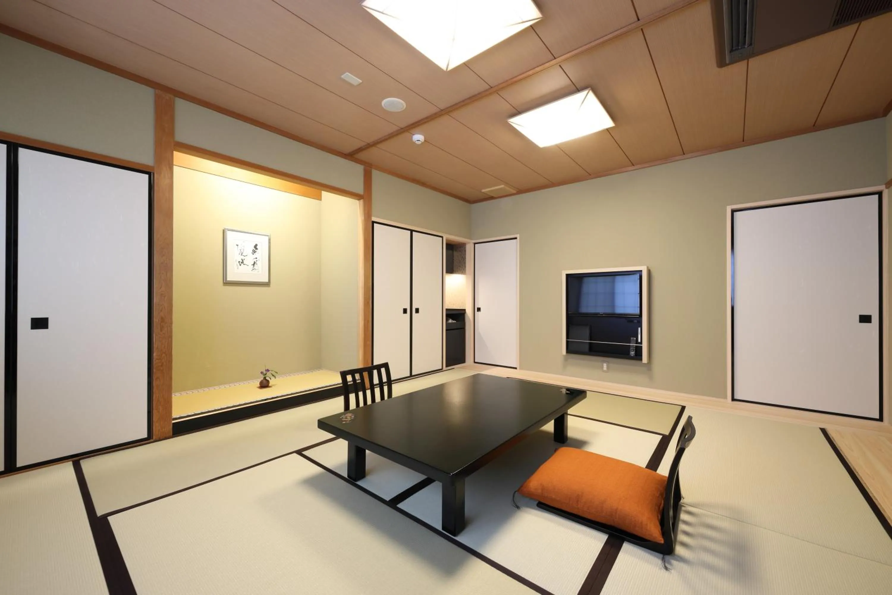 Photo of the whole room in Gion Ryokan Karaku