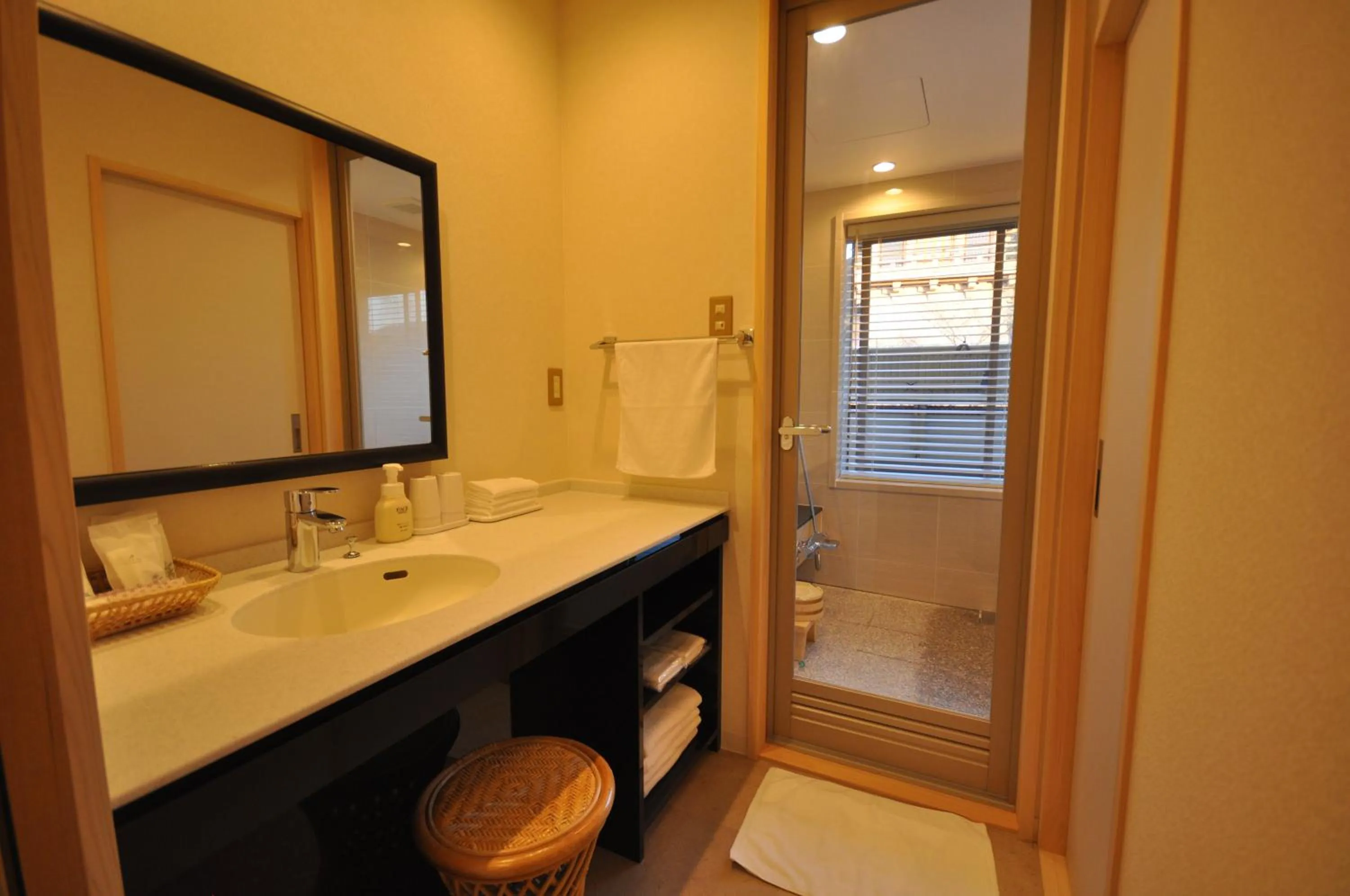 Bathroom in Gion Ryokan Karaku
