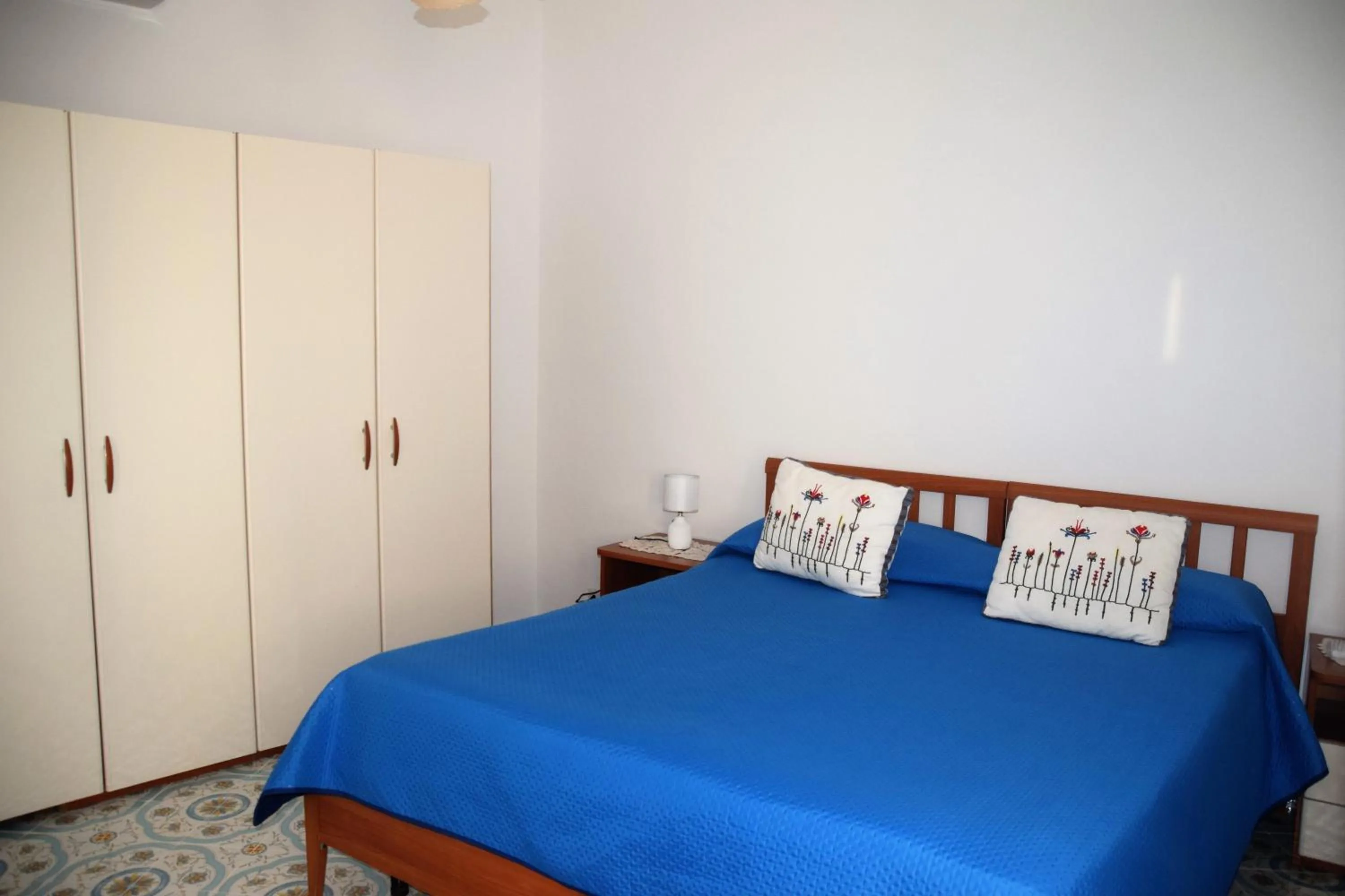 Bed in villa damecuta B&B