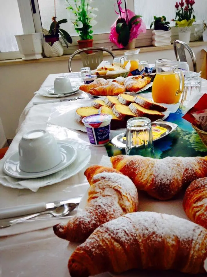 Breakfast in villa damecuta B&B