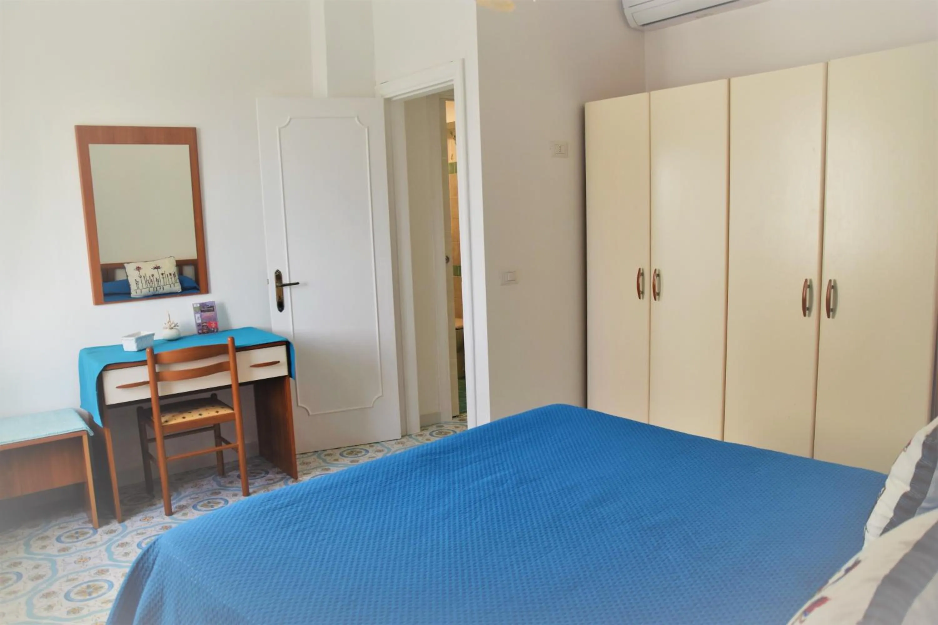 Bedroom, Bed in villa damecuta B&B