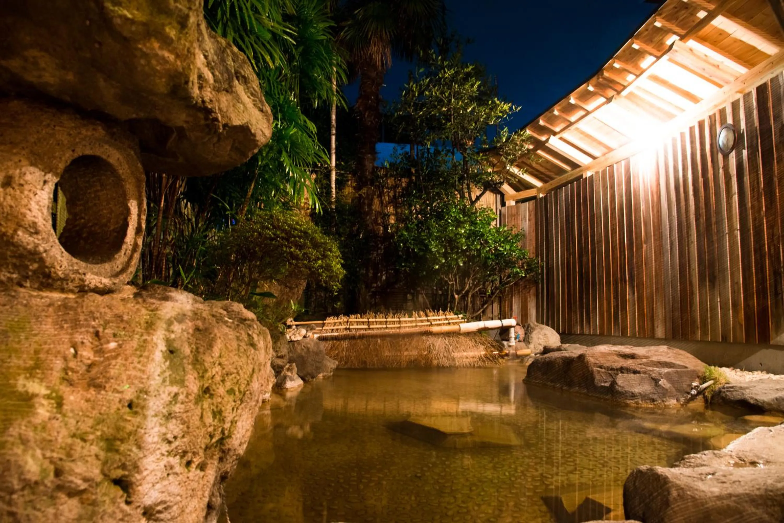 Hot Spring Bath in Yamada Bessou くつろぎの温泉宿 山田別荘