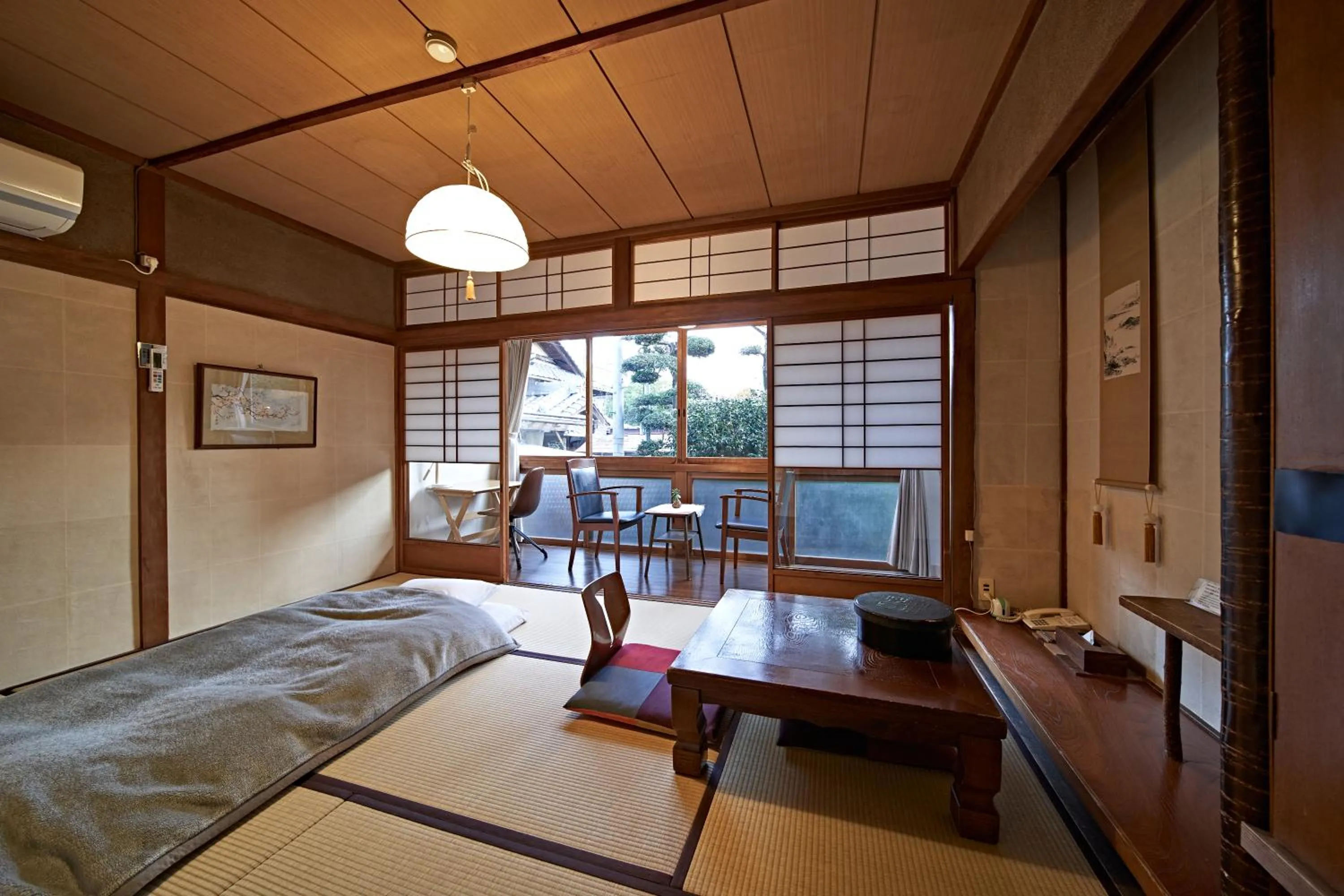Photo of the whole room, Bed in Yamada Bessou くつろぎの温泉宿 山田別荘